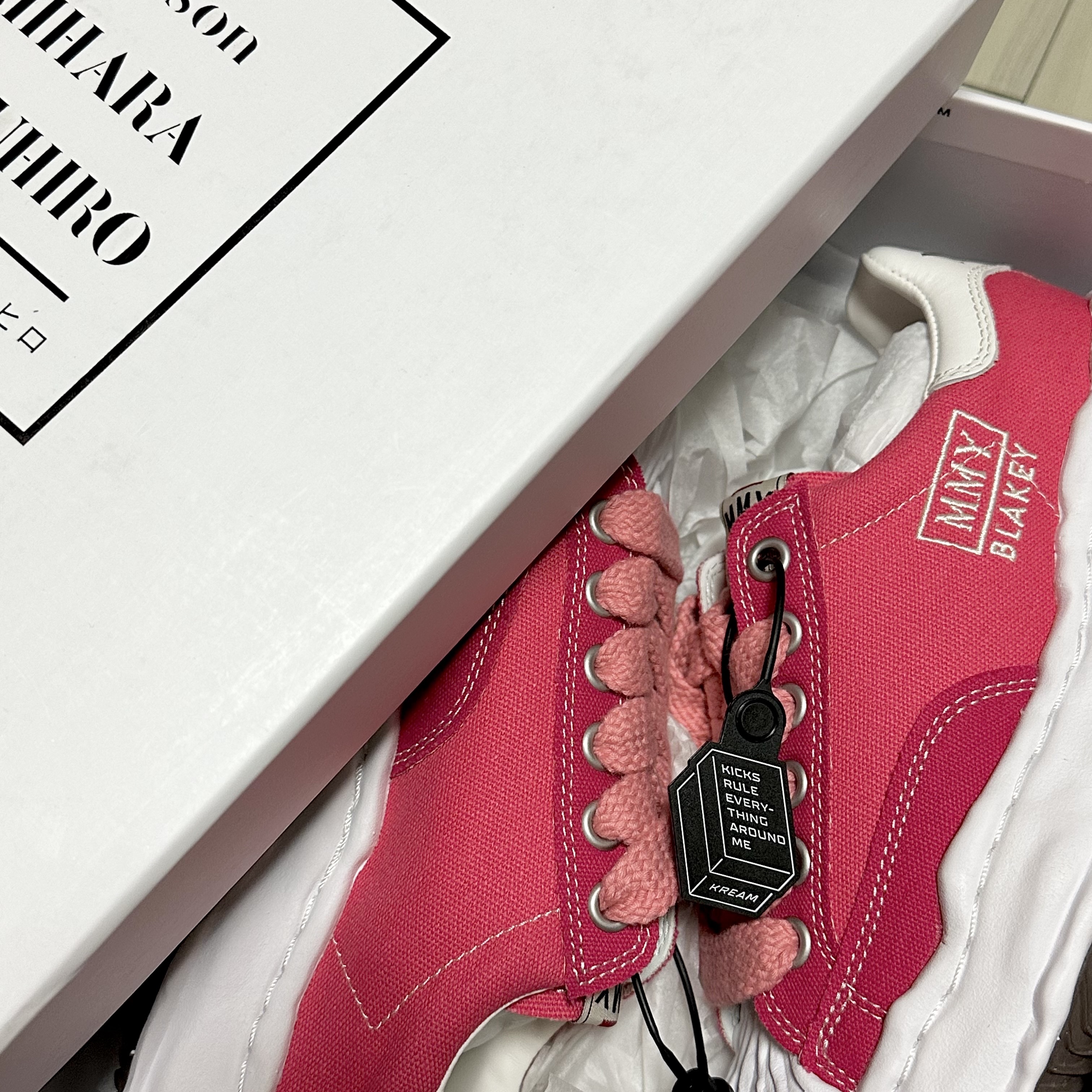 Maison Mihara Yasuhiro Blakey OG Sole Canvas Low-top Sneakers Pink 착용 스타일