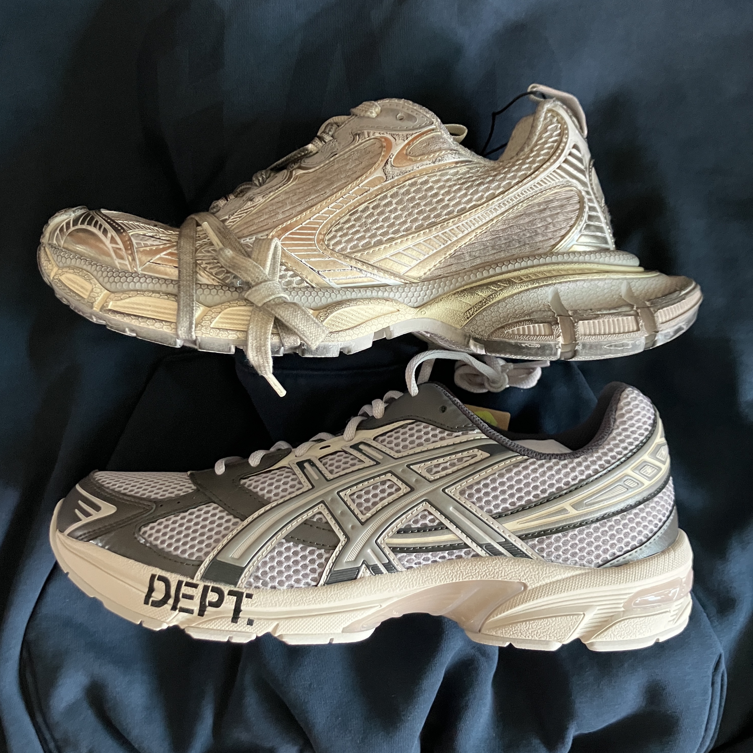 Asics x Gallery Dept. Gel-1130 Grey, Balenciaga 3XL Sneakers Light Beige 착용 스타일