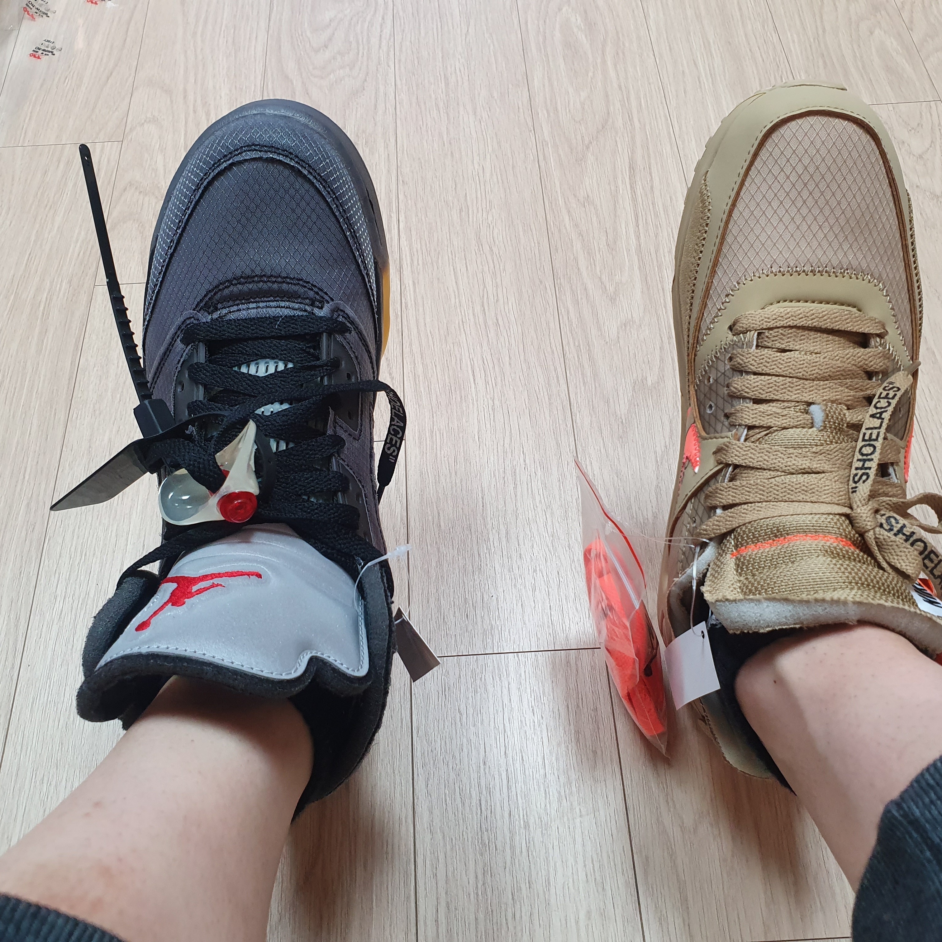 Jordan 5 x Off-White Retro SP Black Muslin, Nike x Off-White Air Max 90 V2 Desert Ore 착용 스타일