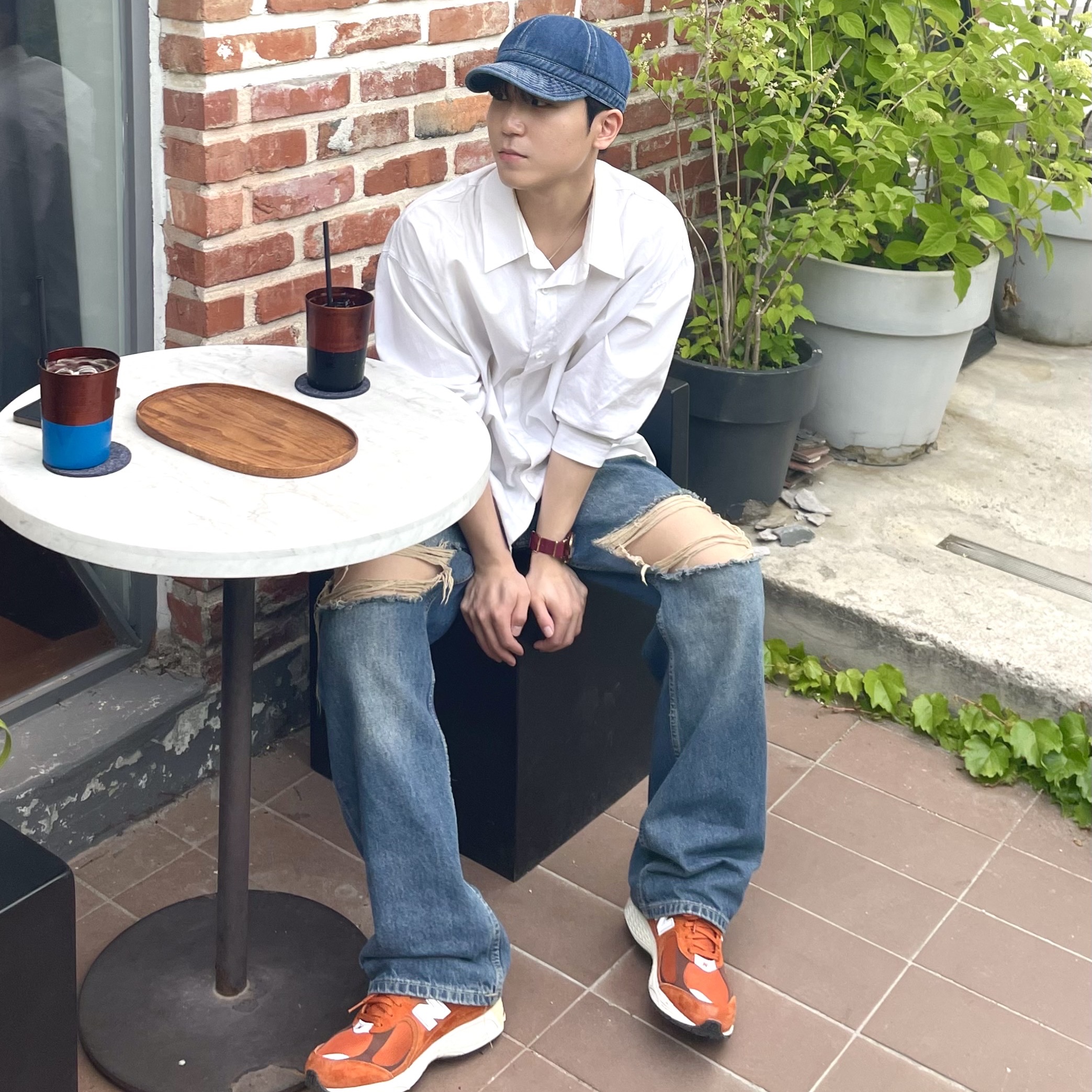 New Balance 2002R Rust Oxide 착용 스타일 - 1
