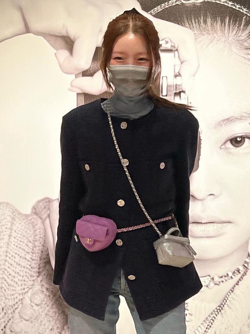 Chanel Heart Clutch with Chain Lambskin & Gold Purple 착용 스타일