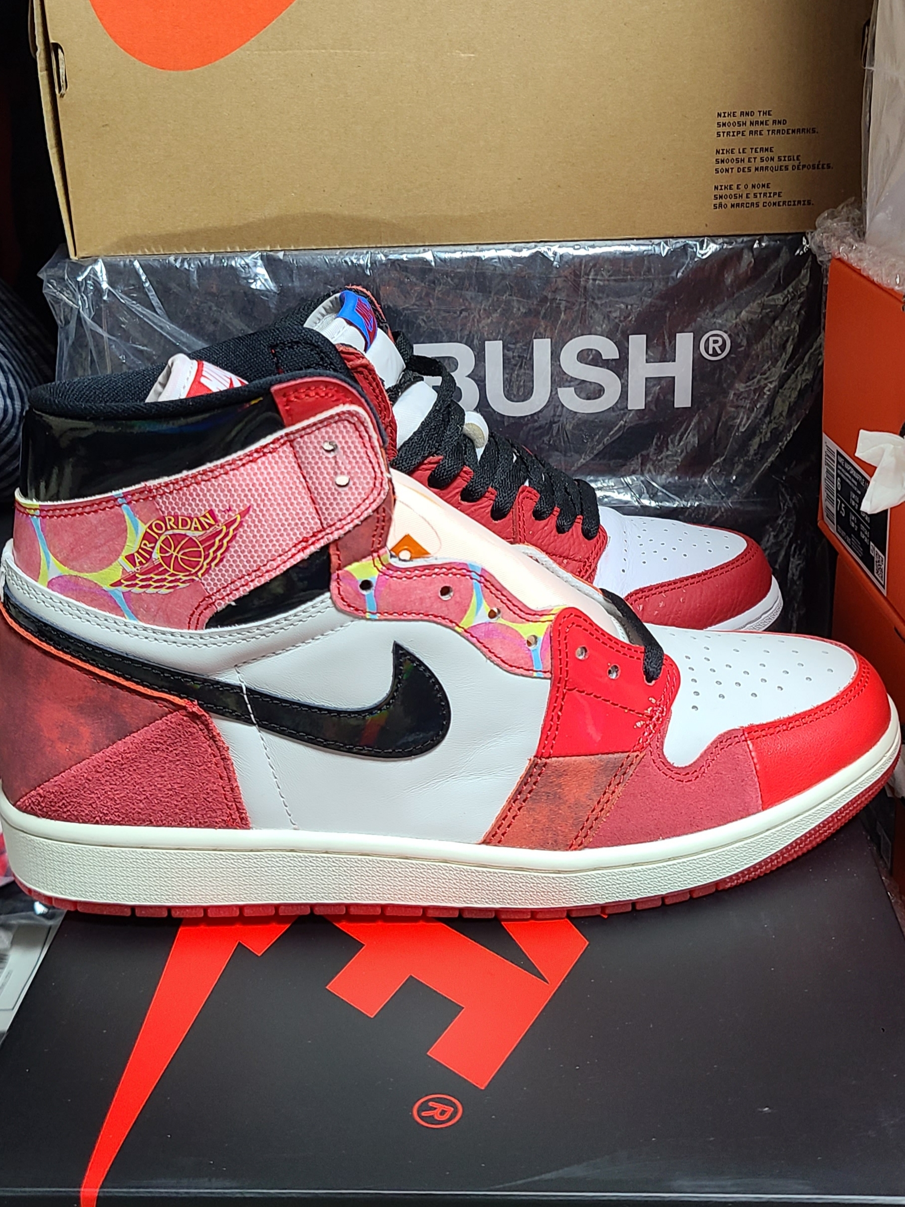 Jordan 1 Retro High Spider-Man Next Chapter, (GS) Jordan 1 Retro High Spider-Man Origin Story 착용 스타일 - 3