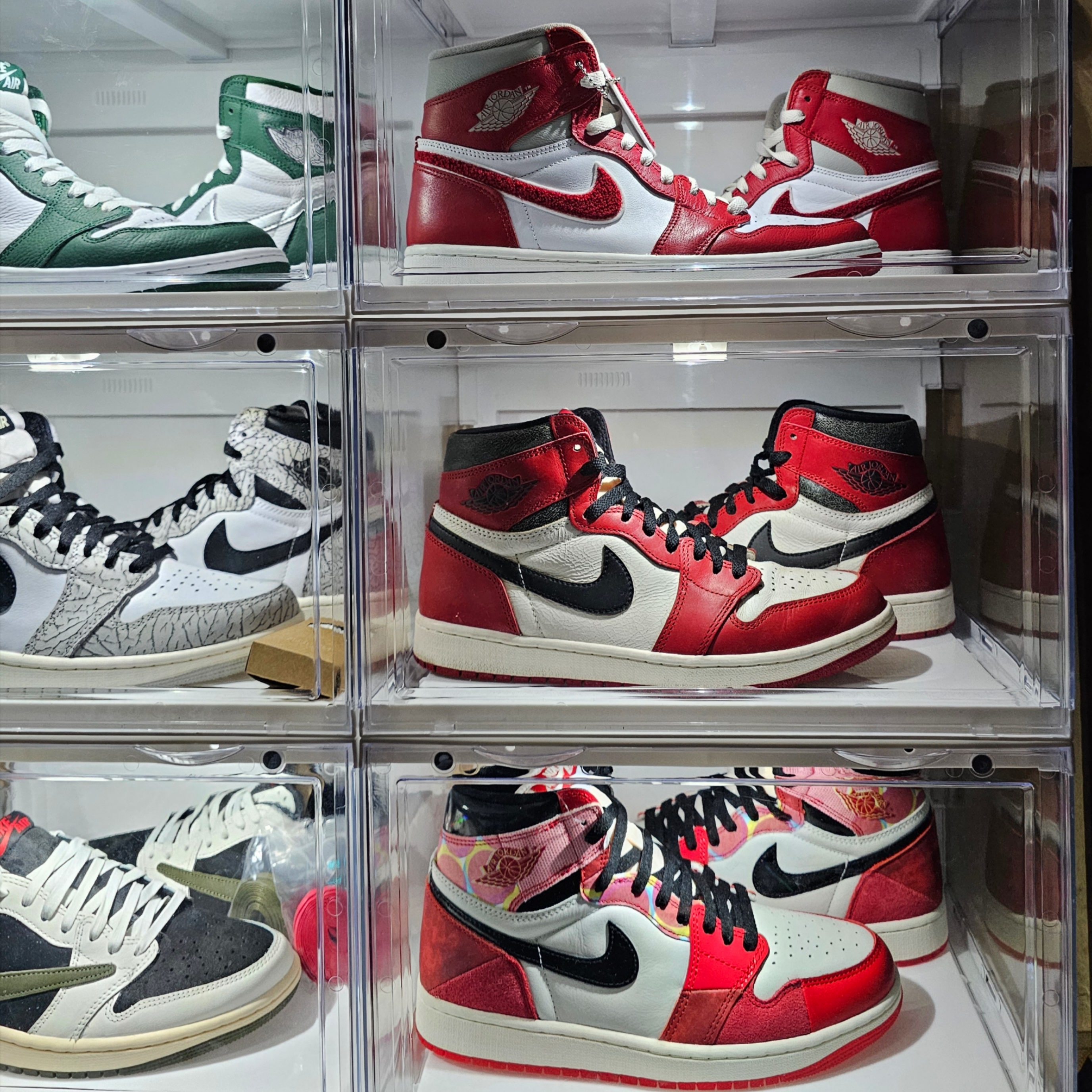 Jordan 1 Retro High Spider-Man Next Chapter, (W) Jordan 1 Retro High OG Varsity Red 착용 스타일 - 4
