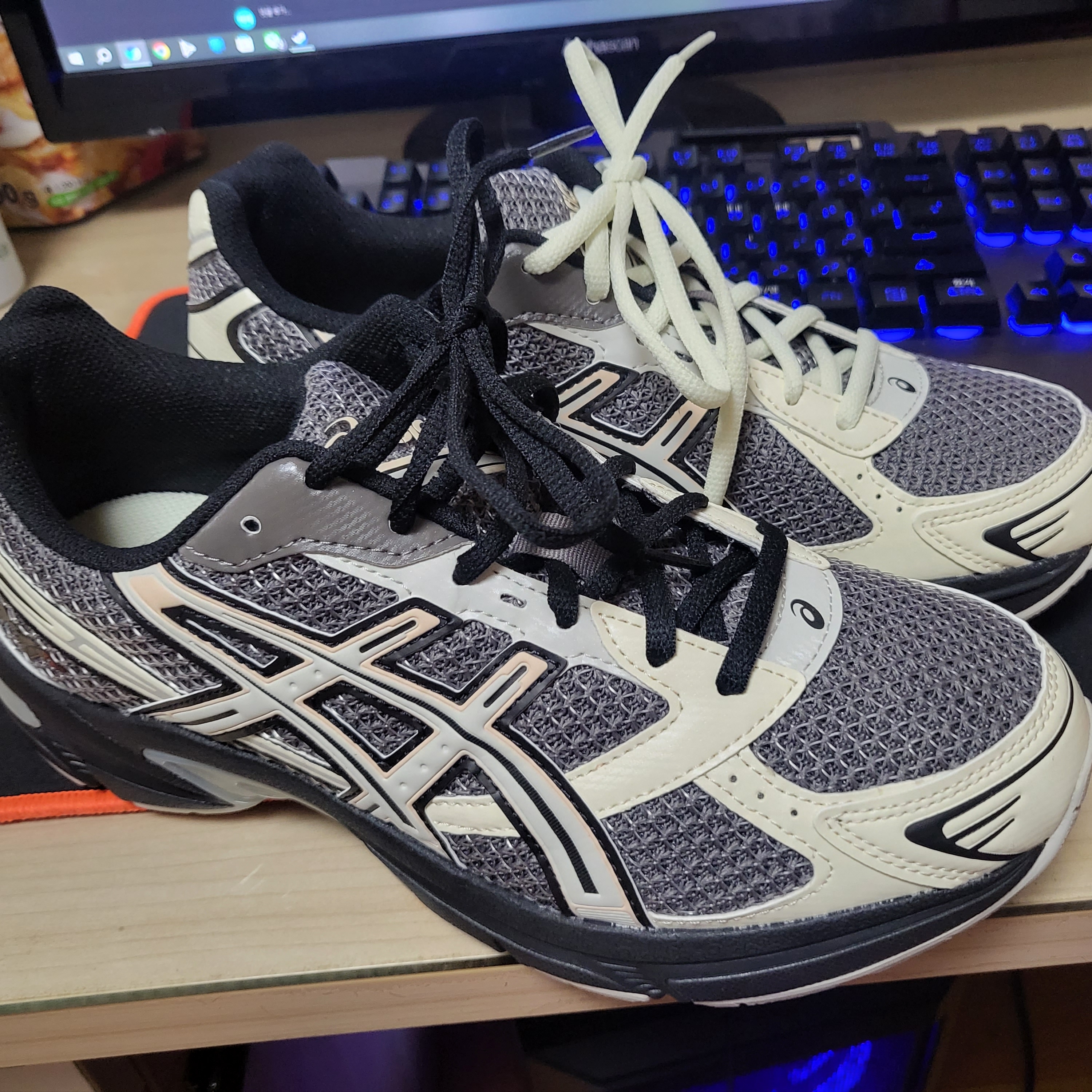 Asics x I4P Gel-1130 Mink Glacier Grey 착용 스타일
