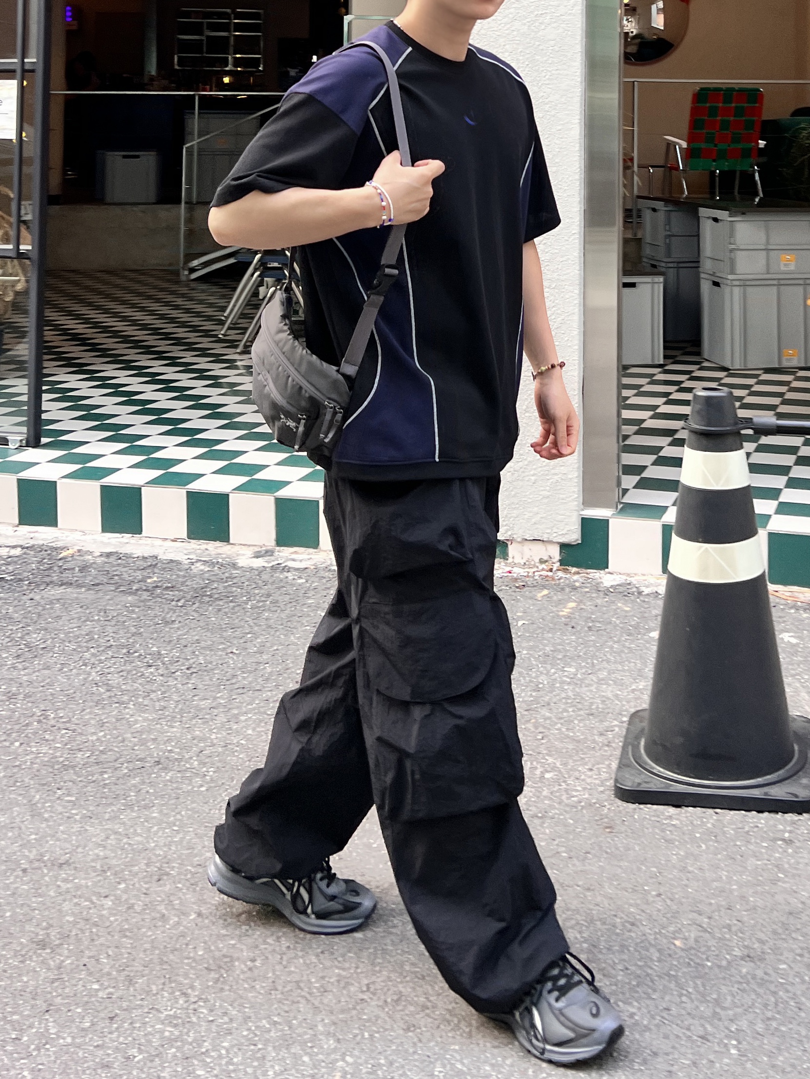 Asics Jog 100 S Steel Grey - 2E Wide, Arc'teryx Mantis 2 Waistpack Black 착용 스타일 - 4