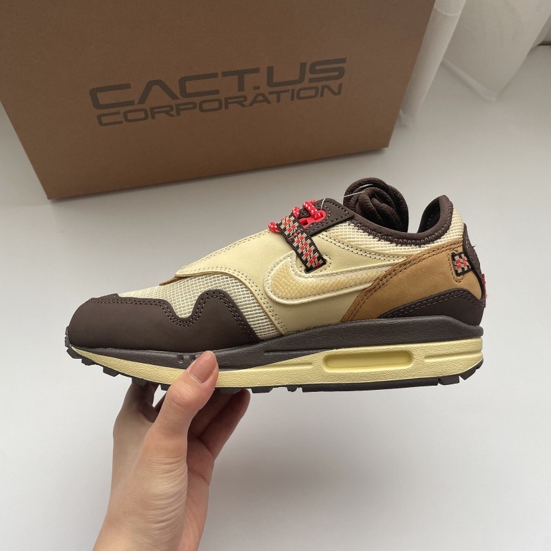 Nike x Travis Scott Air Max 1 Cact.us Brown 착용 스타일 - 3