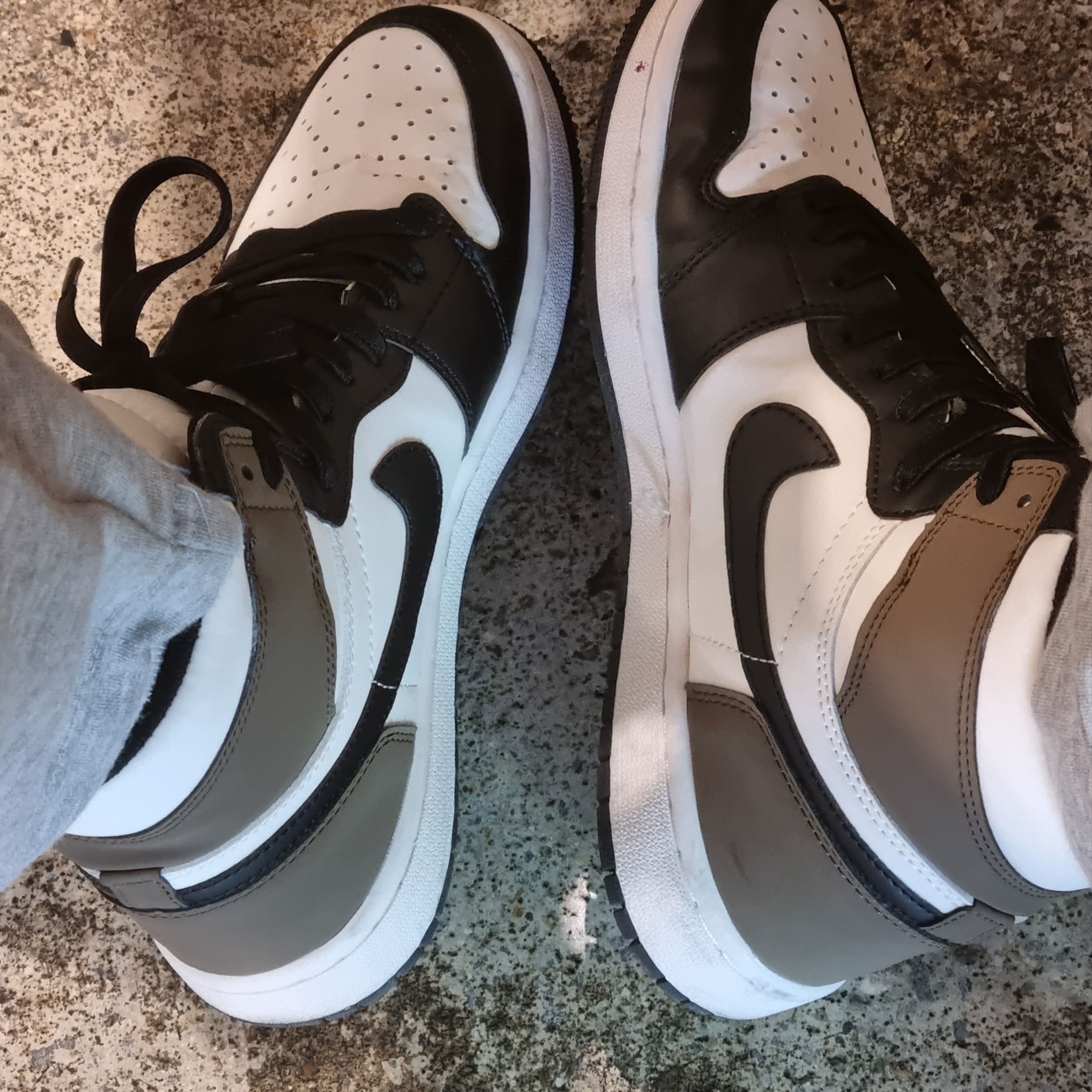 Jordan 1 Retro High OG Black Mocha 착용 스타일