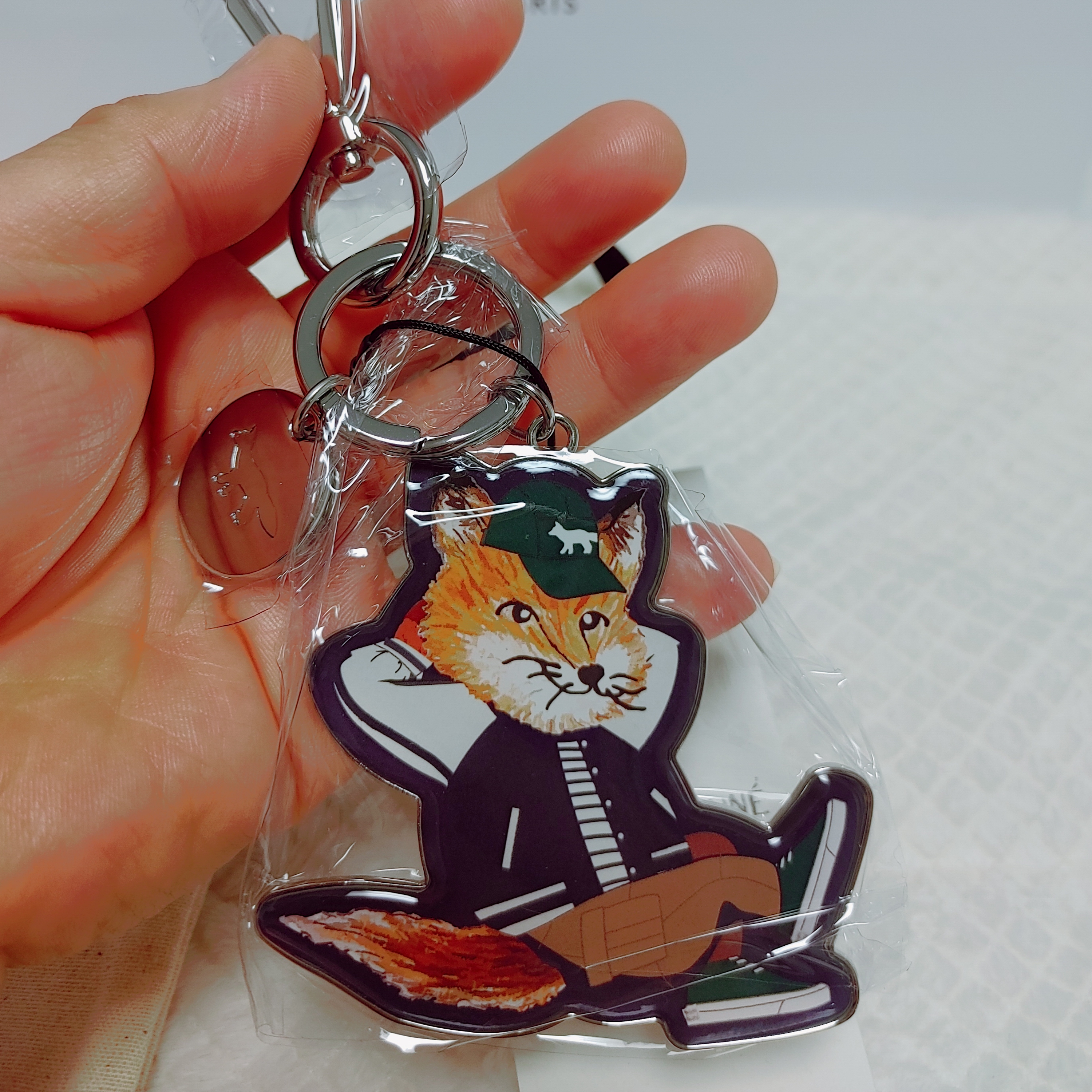 Maison Kitsune Dressed Fox Keyring Navy 착용 스타일 - 1