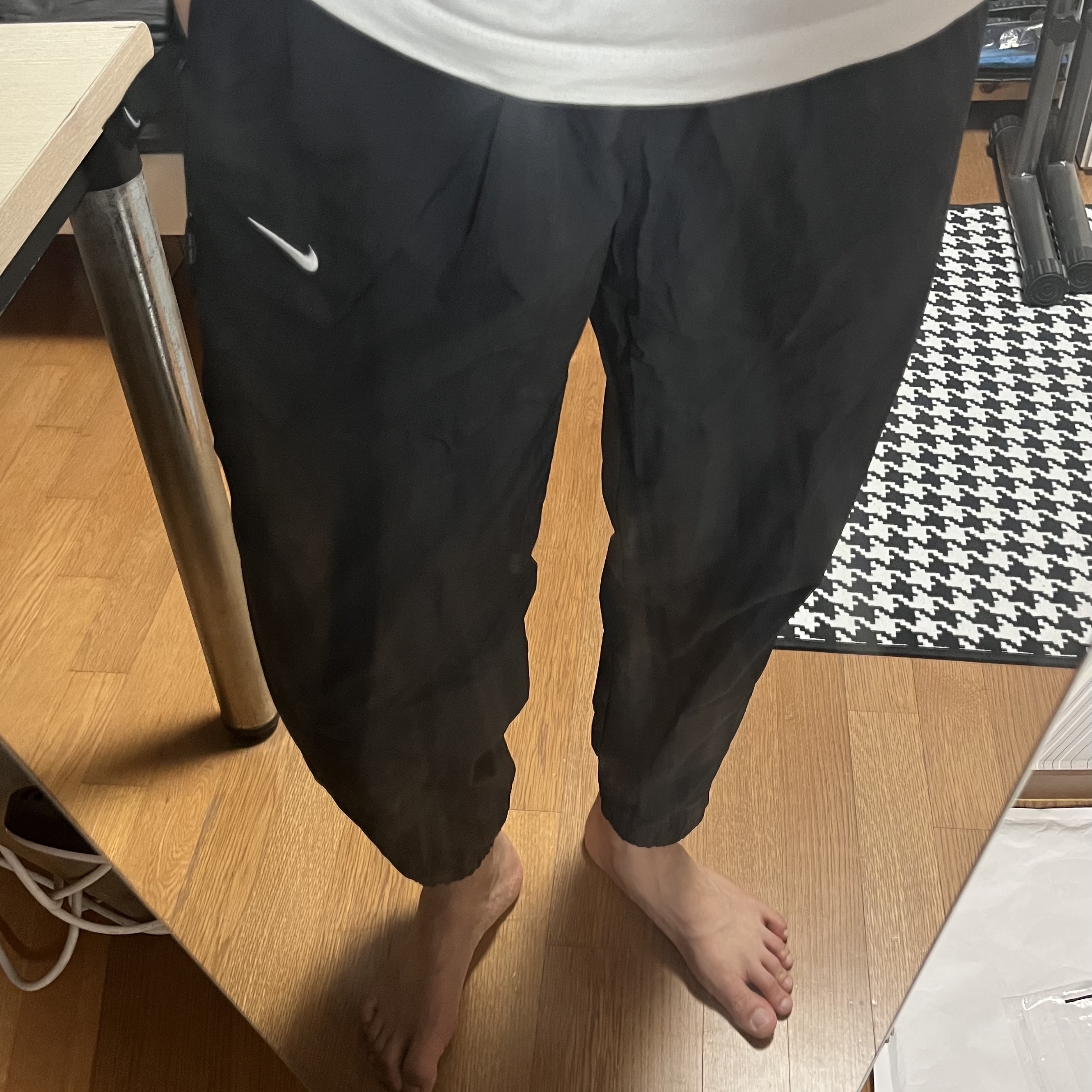 Nike NRG Solo Swoosh Woven Track Pants Black White - Asia, Stussy Fuzzy Dice T-Shirt White 착용 스타일