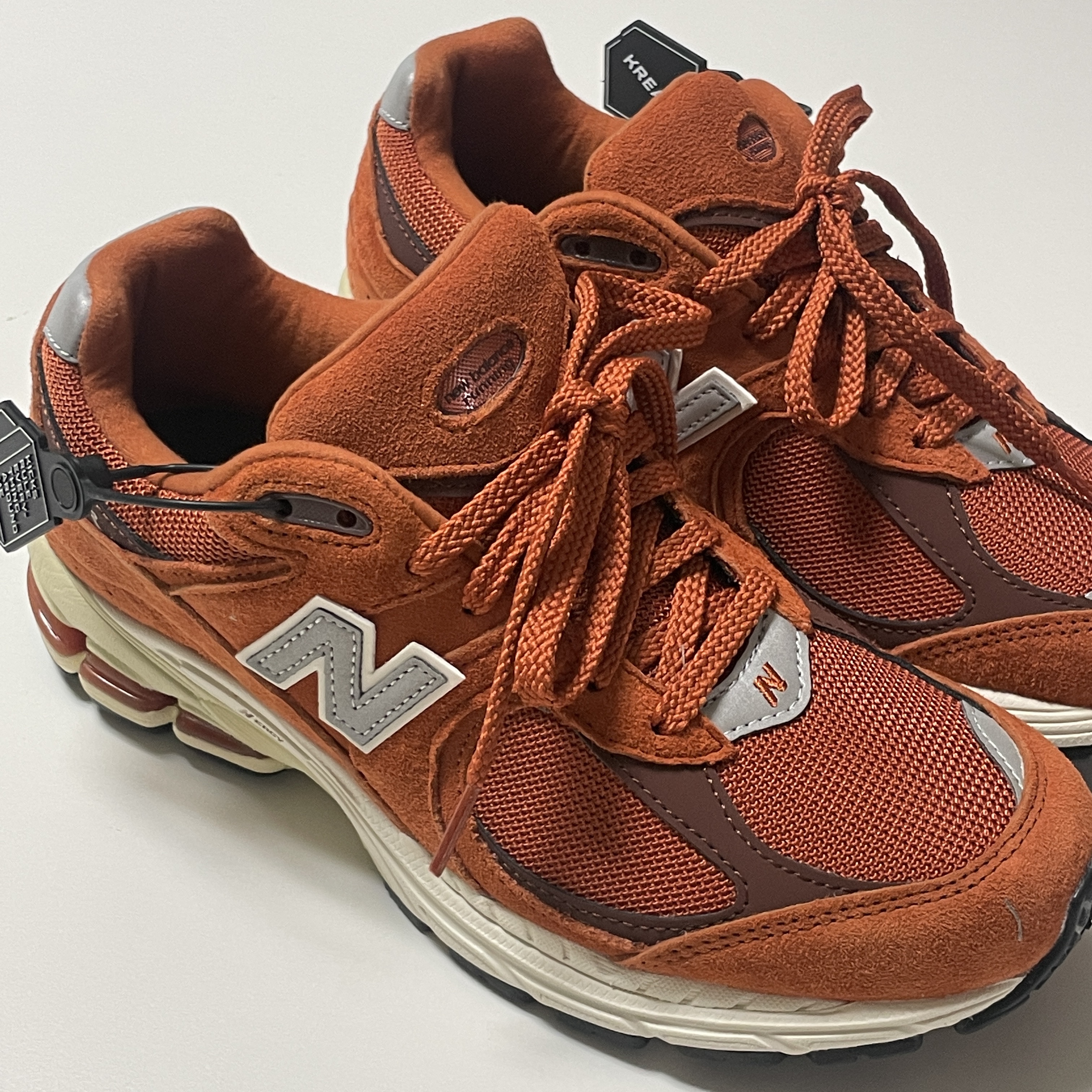 New Balance 2002R Rust Oxide 착용 스타일
