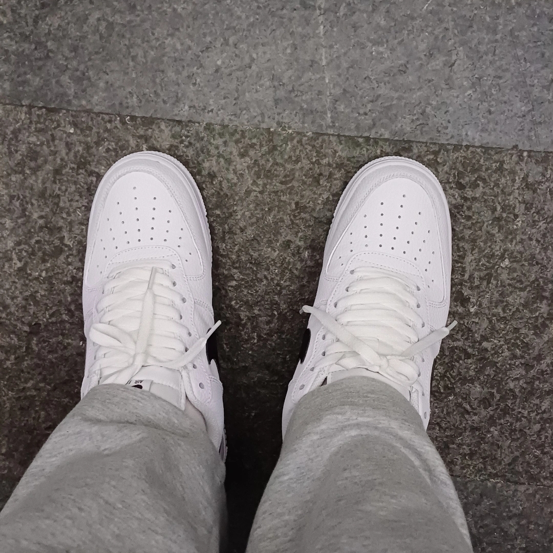 Nike Air Force 1 '07 White Black 착용 스타일