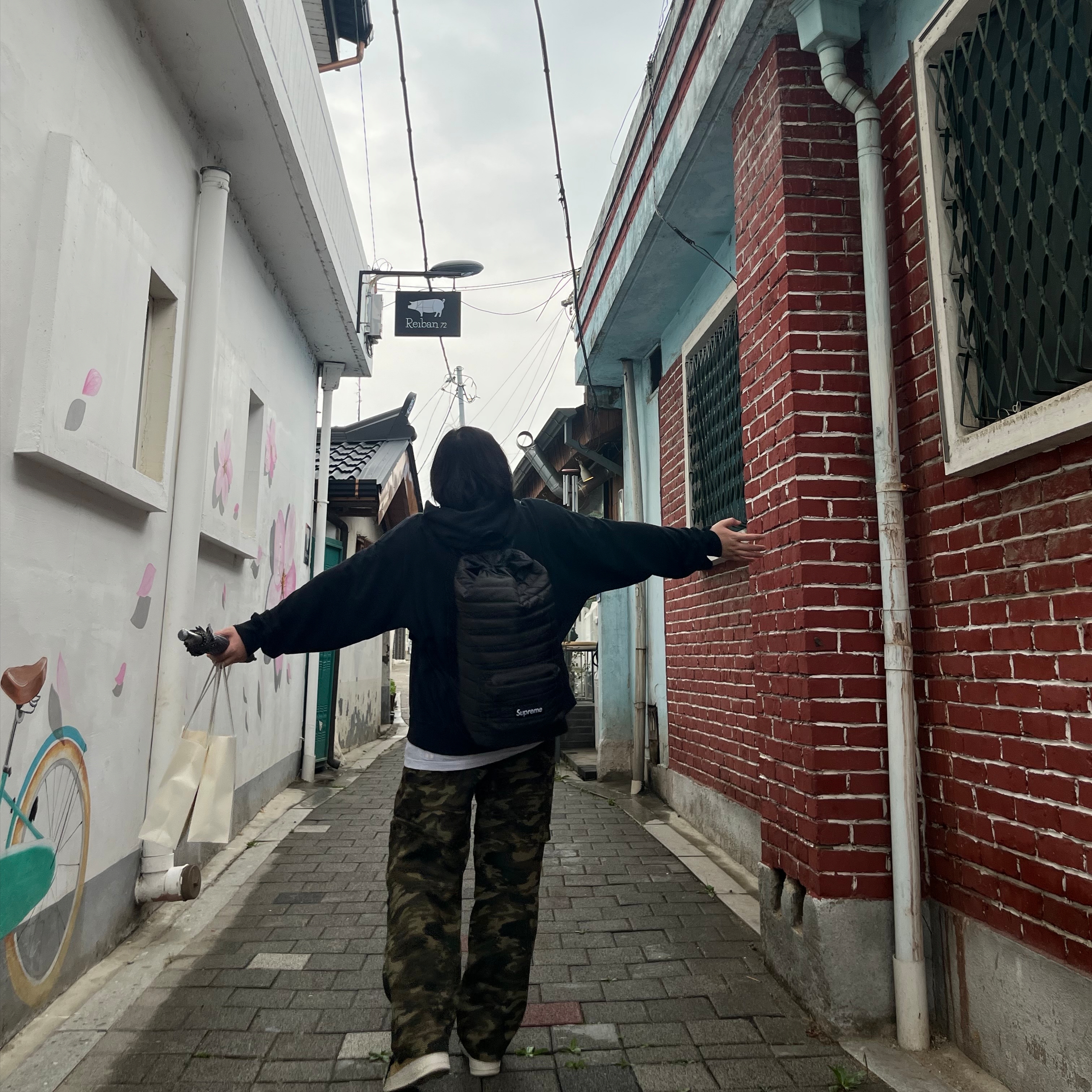 Supreme Puffer Backpack Black - 22FW 착용 스타일 - 4