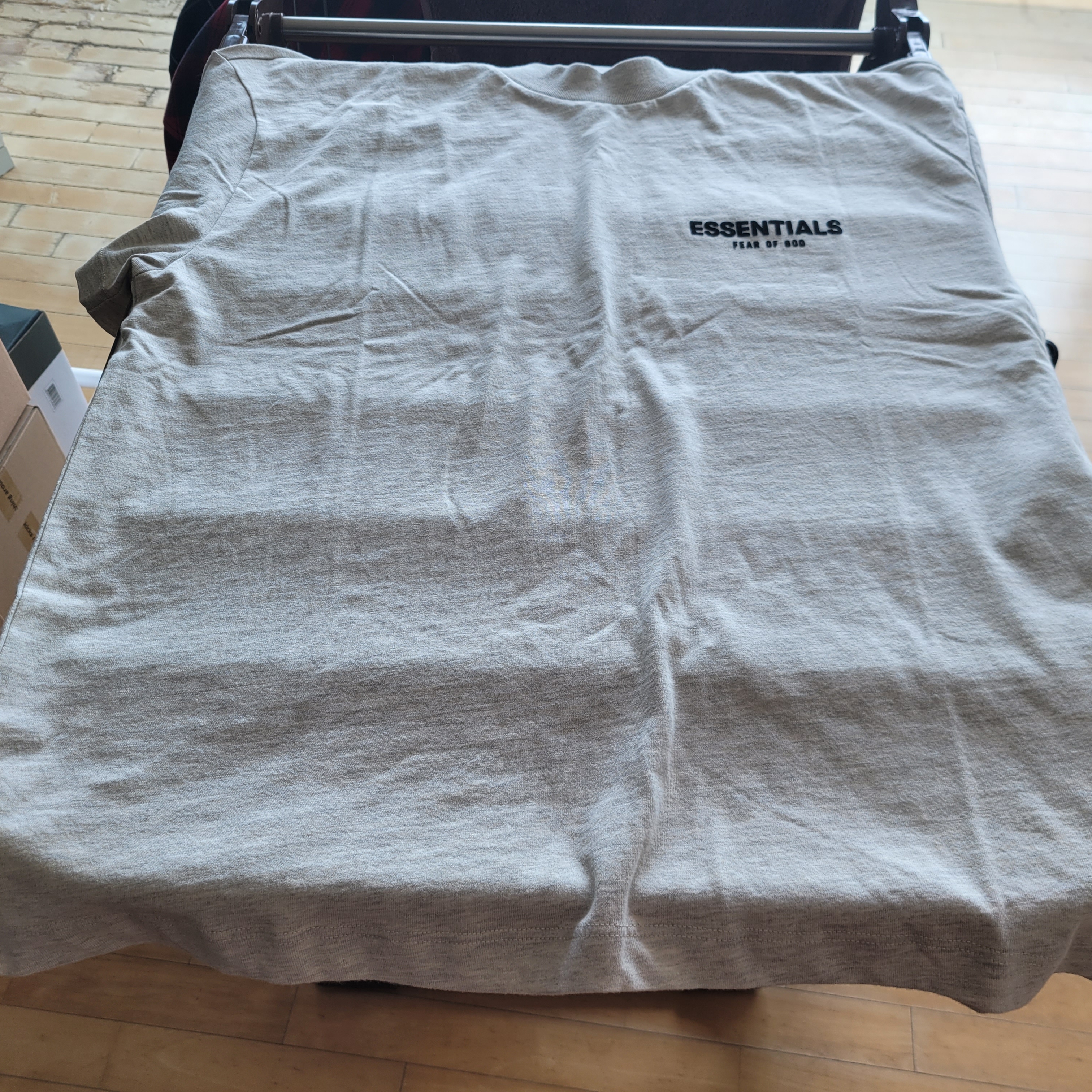 Essentials The Core Collection T-Shirt Light Oatmeal 착용 스타일