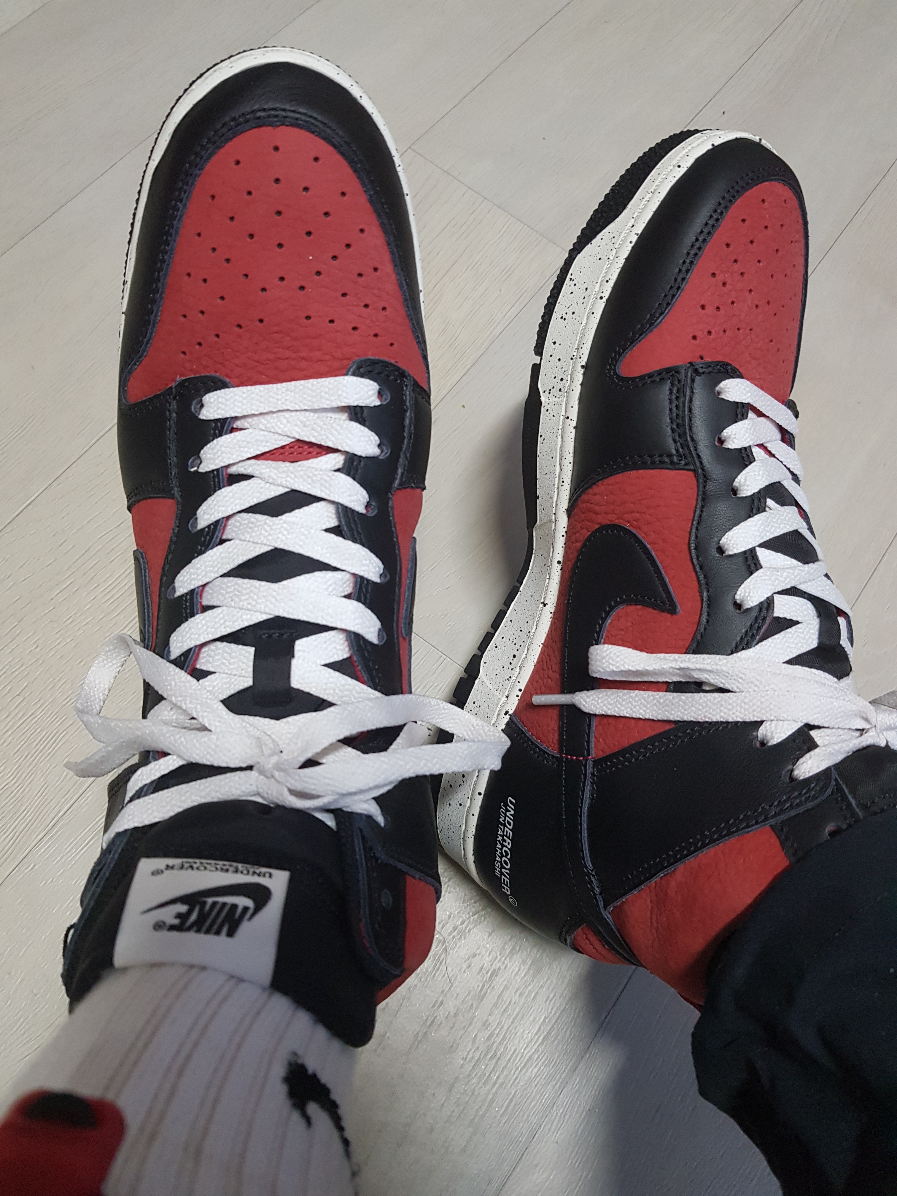 Nike x Undercover Dunk High 1985 Gym Red 착용 스타일