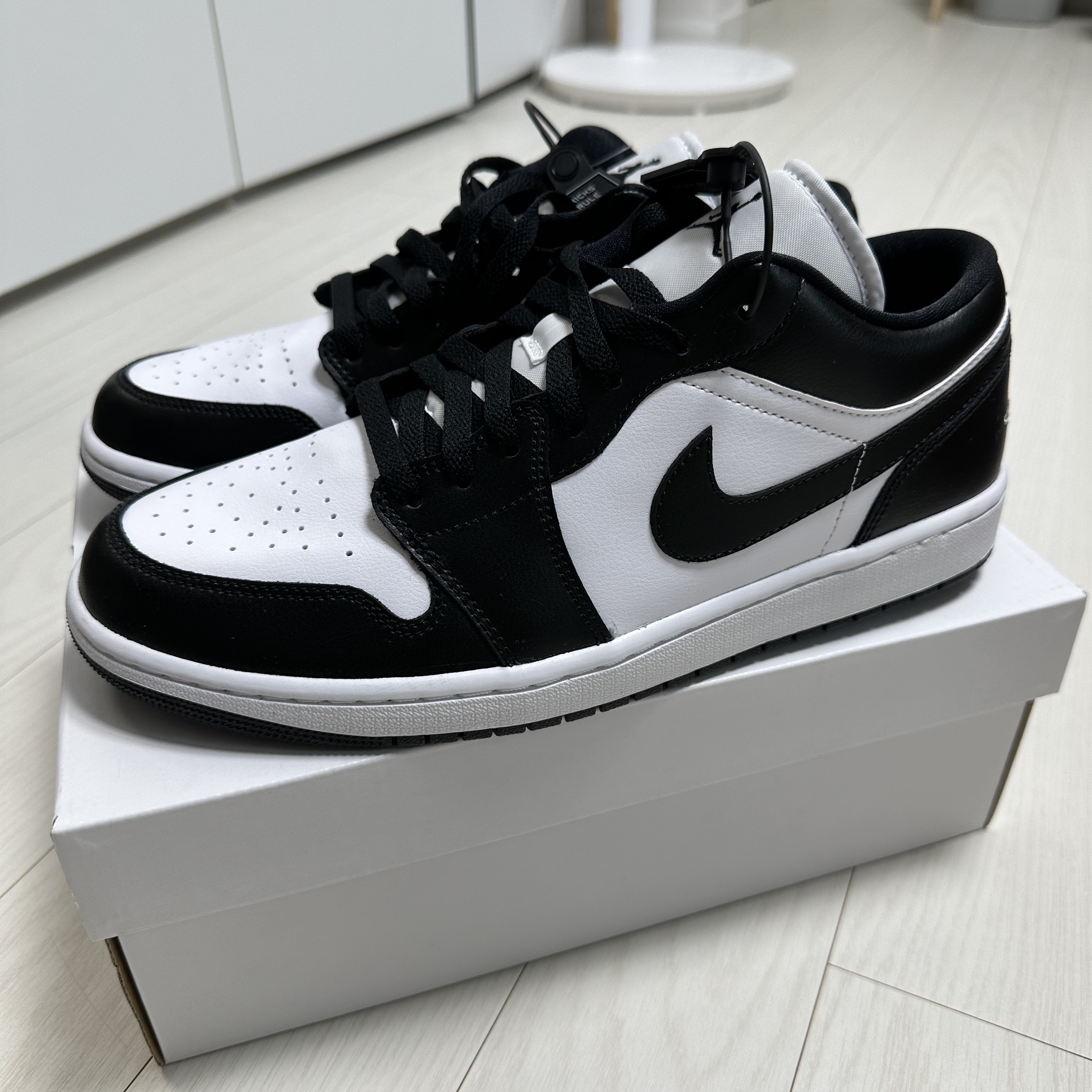 (W) Jordan 1 Low Black and White 착용 스타일