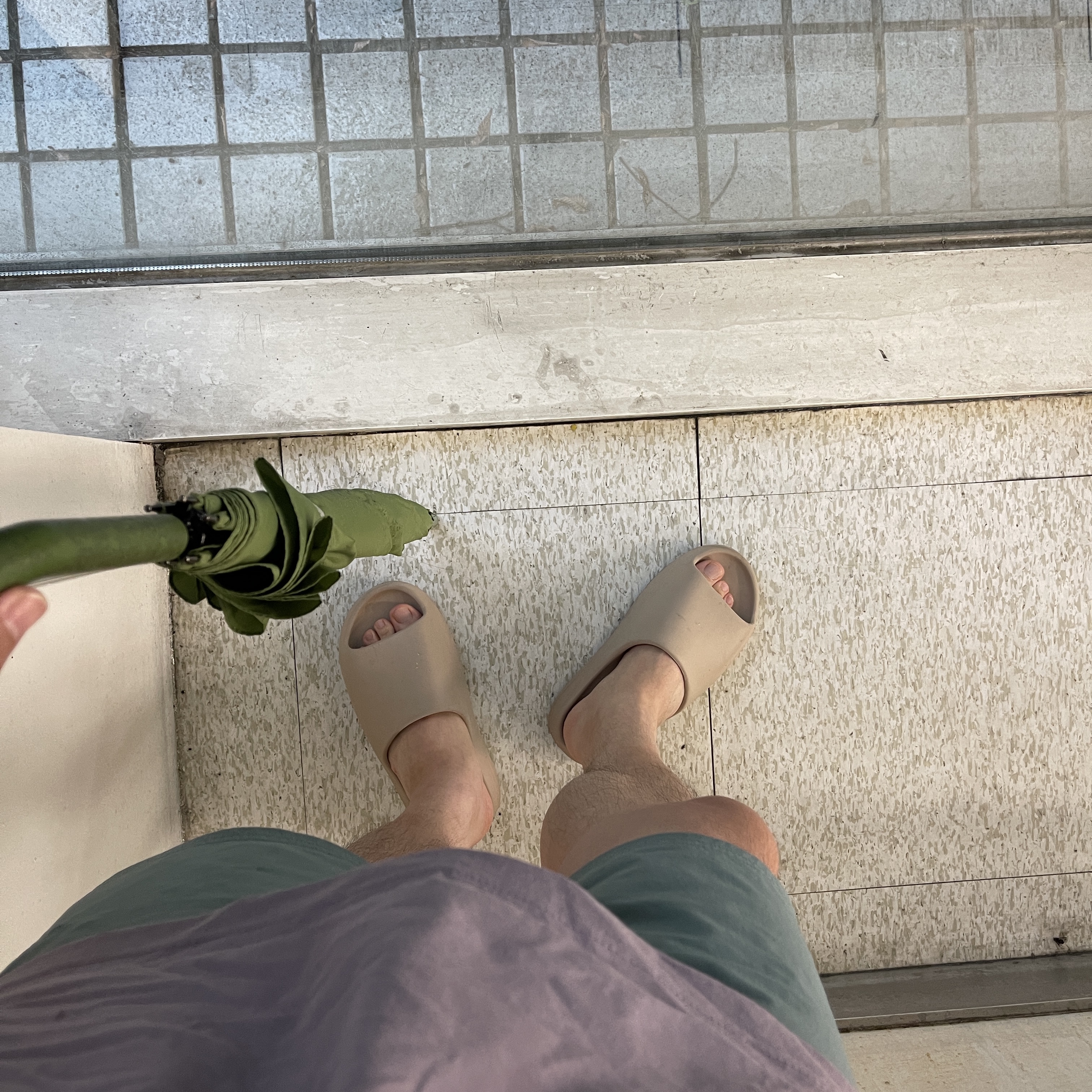 Adidas Yeezy Slide Pure - Re-Release Ver. 착용 스타일