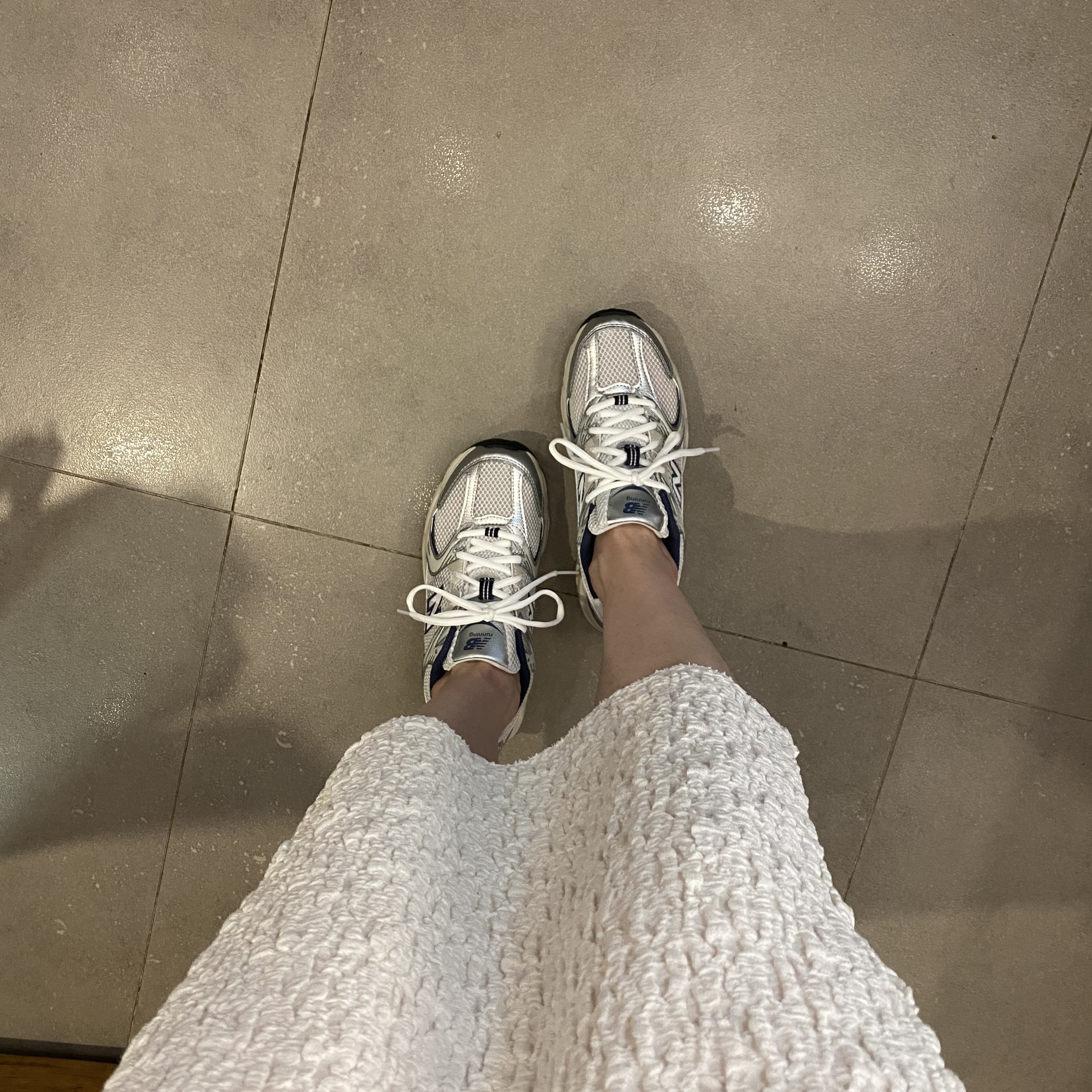 New Balance 530 Steel Grey 착용 스타일