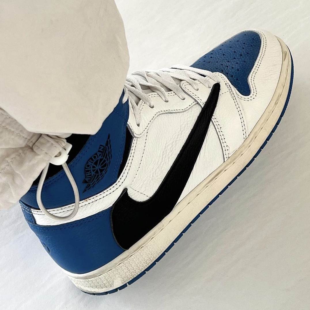 Jordan 1 x Travis Scott x Fragment Retro High OG SP Military Blue 착용 스타일