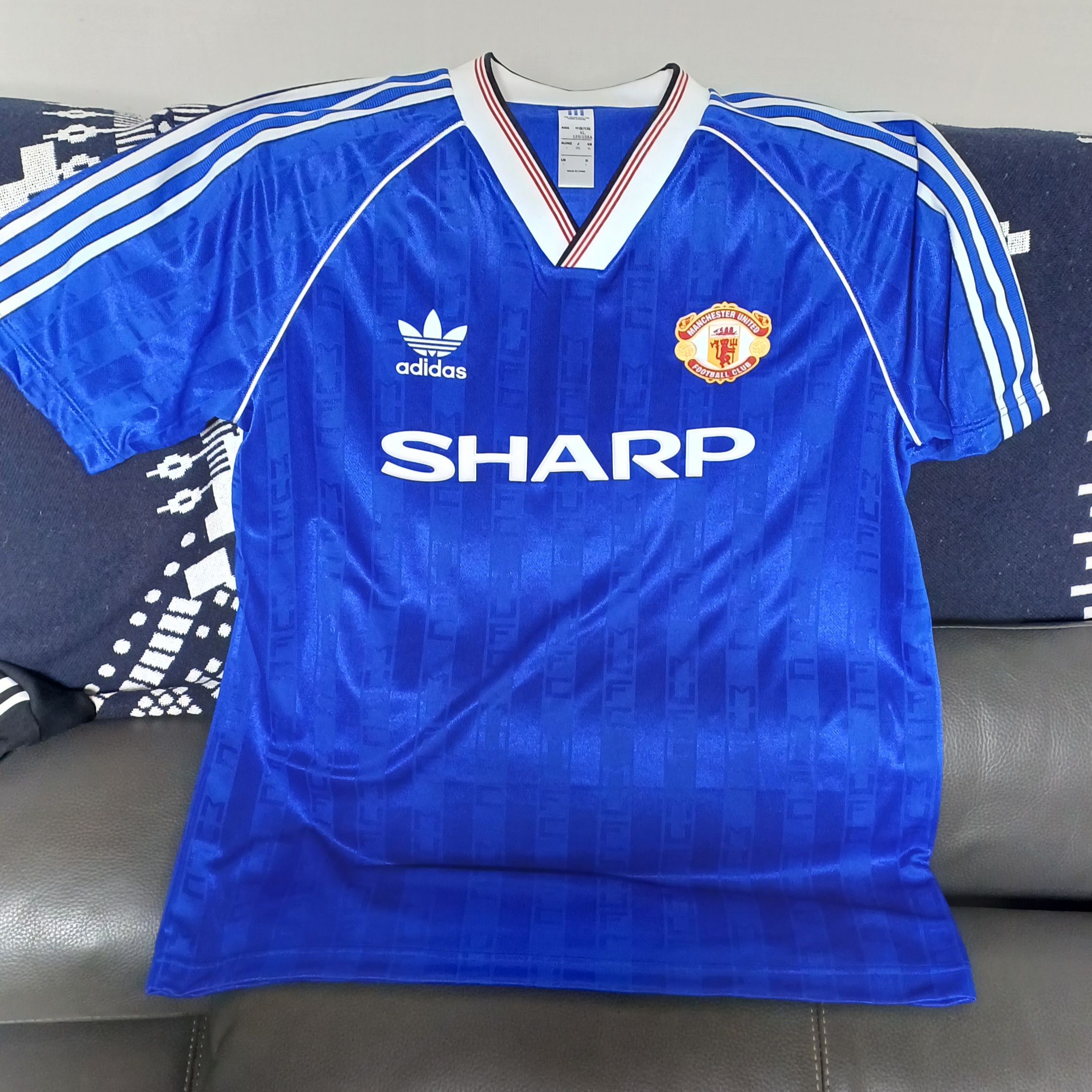 Adidas Manchester United 1988/90 Jersey Collegiate Royal - KR Sizing 착용 스타일