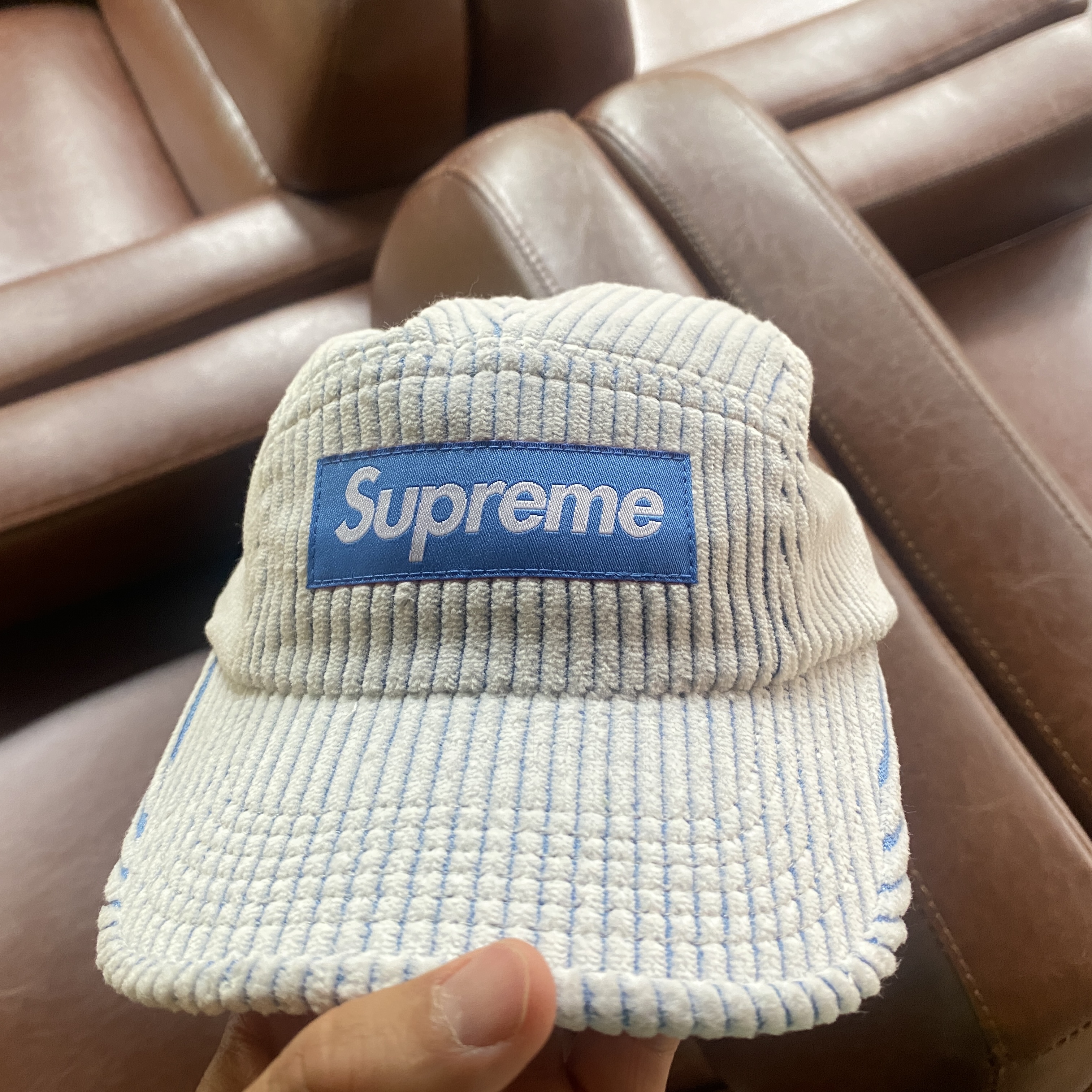 Supreme 2-Tone Corduroy Camp Cap White - 23SS 착용 스타일