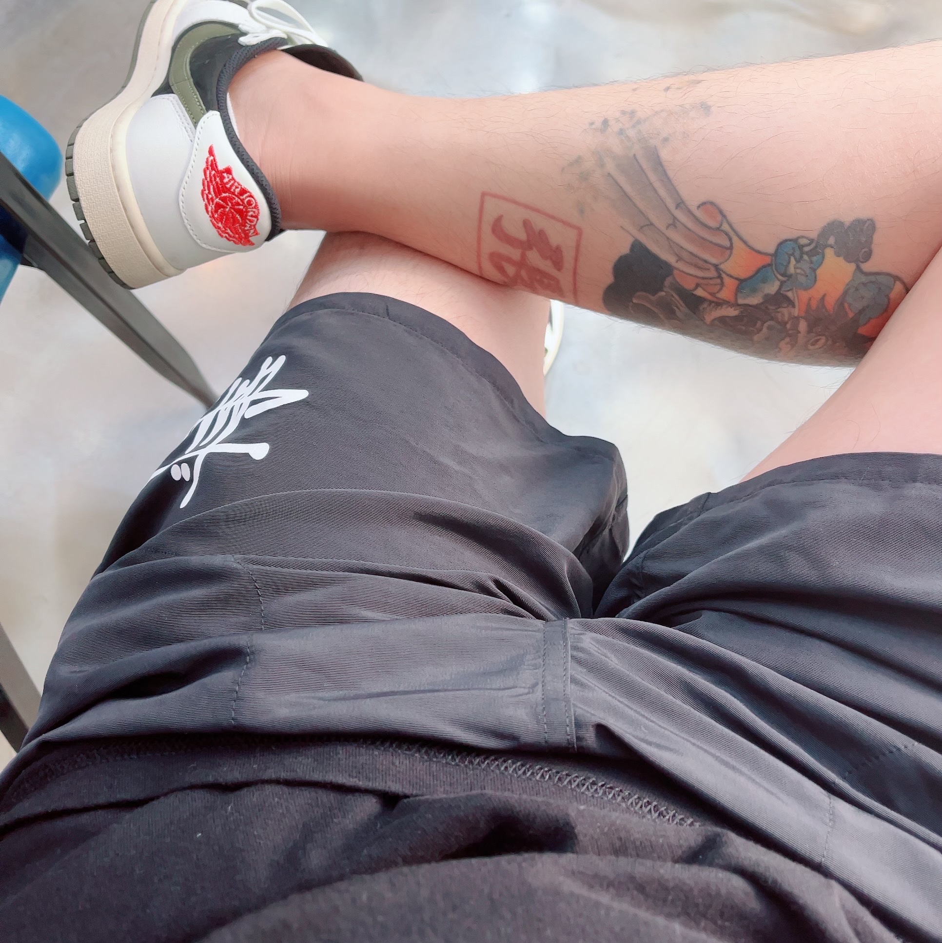 Stussy Big Basic Water Shorts Black, (W) Jordan 1 x Travis Scott Retro Low OG SP Medium Olive 착용 스타일