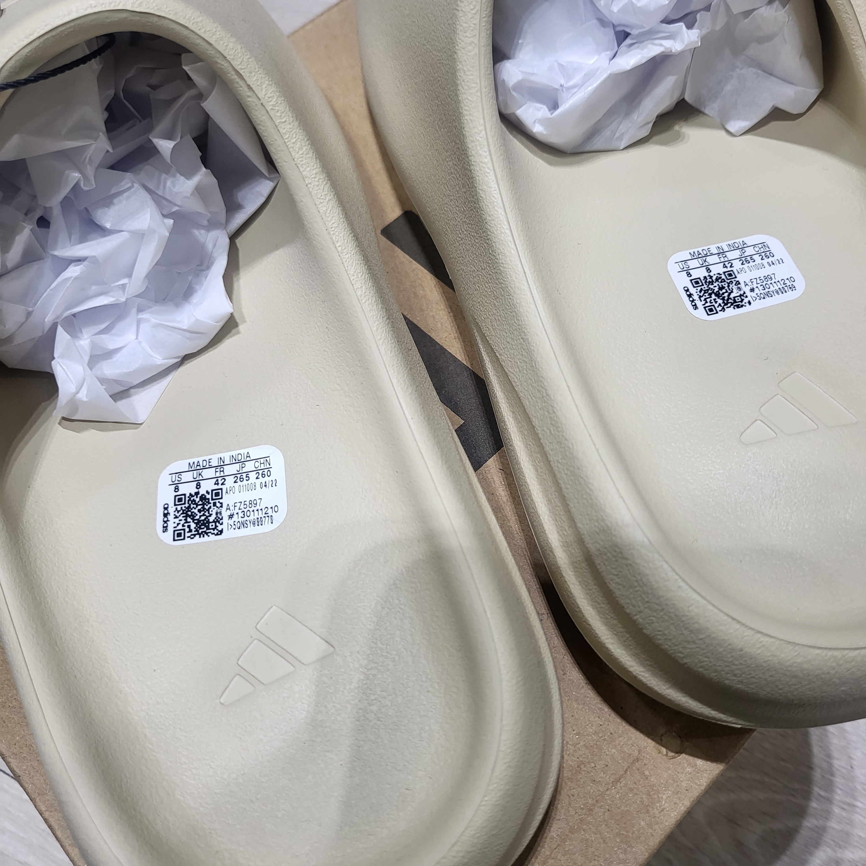 아디다스 이지 슬라이드 본 2022/2023 착용 스타일 - 2