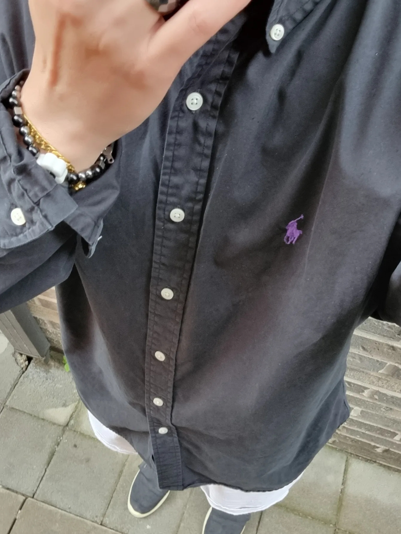 Prada Raffia Tote Bag Black, Nike x Fear of God Air Fear of God Moccasin Black 착용 스타일 - 2