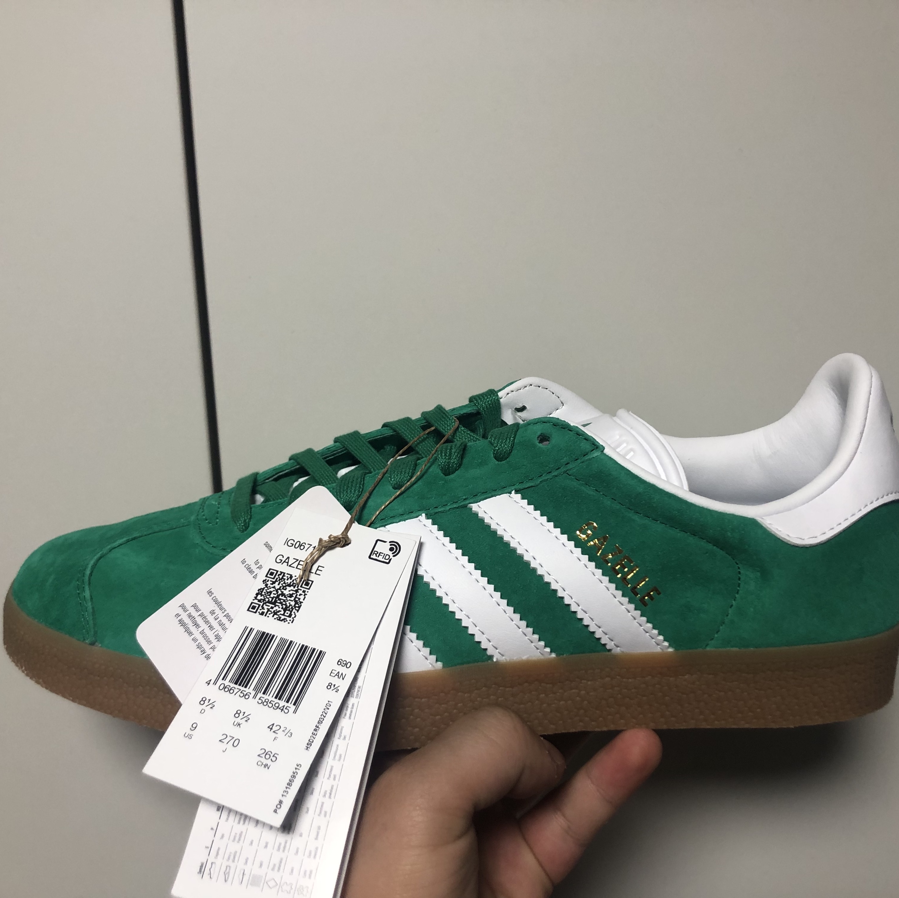 Adidas Gazelle Court Green Cloud White 착용 스타일