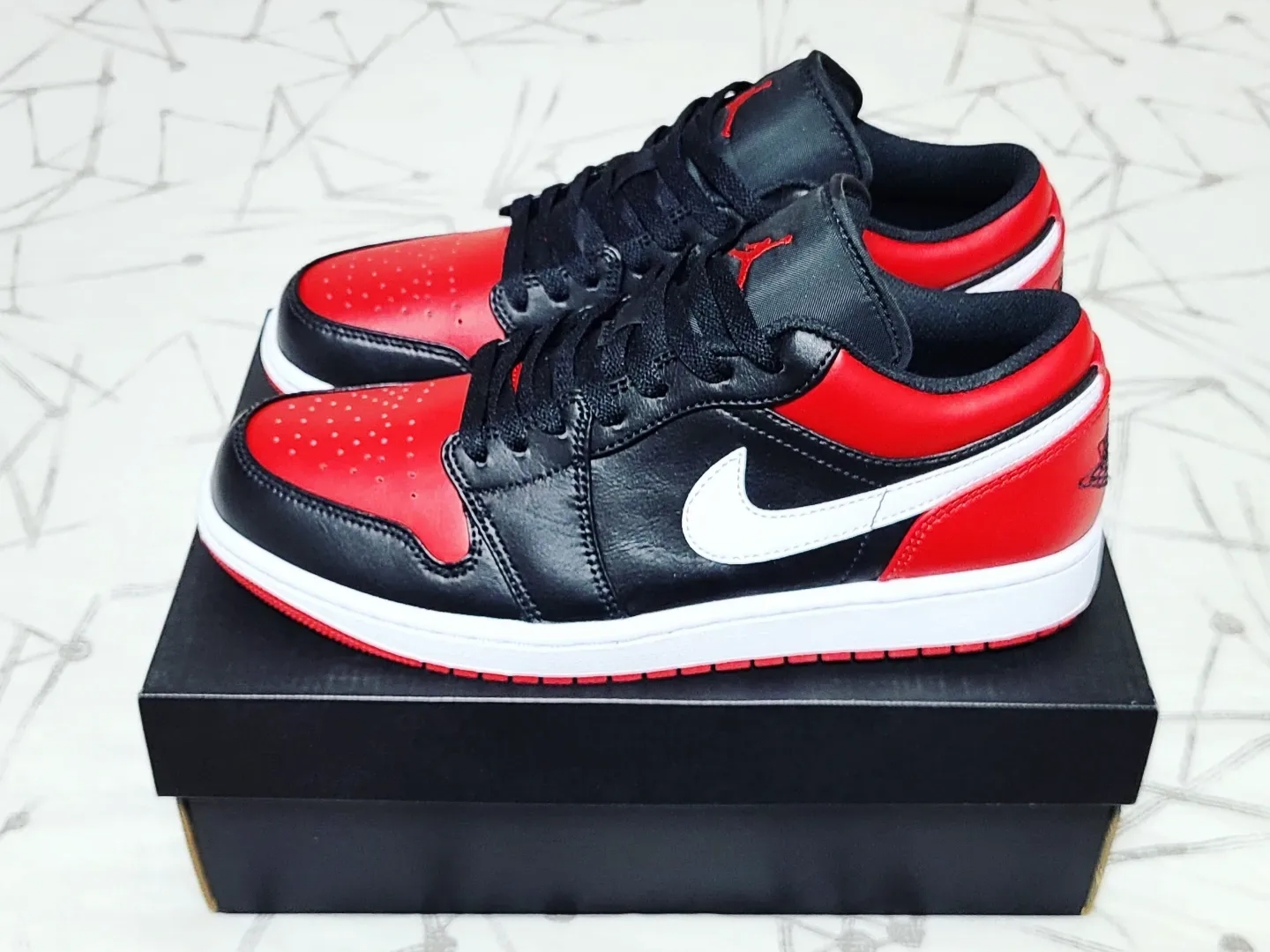 Jordan 1 Low Alternate Bred Toe 착용 스타일 - 2