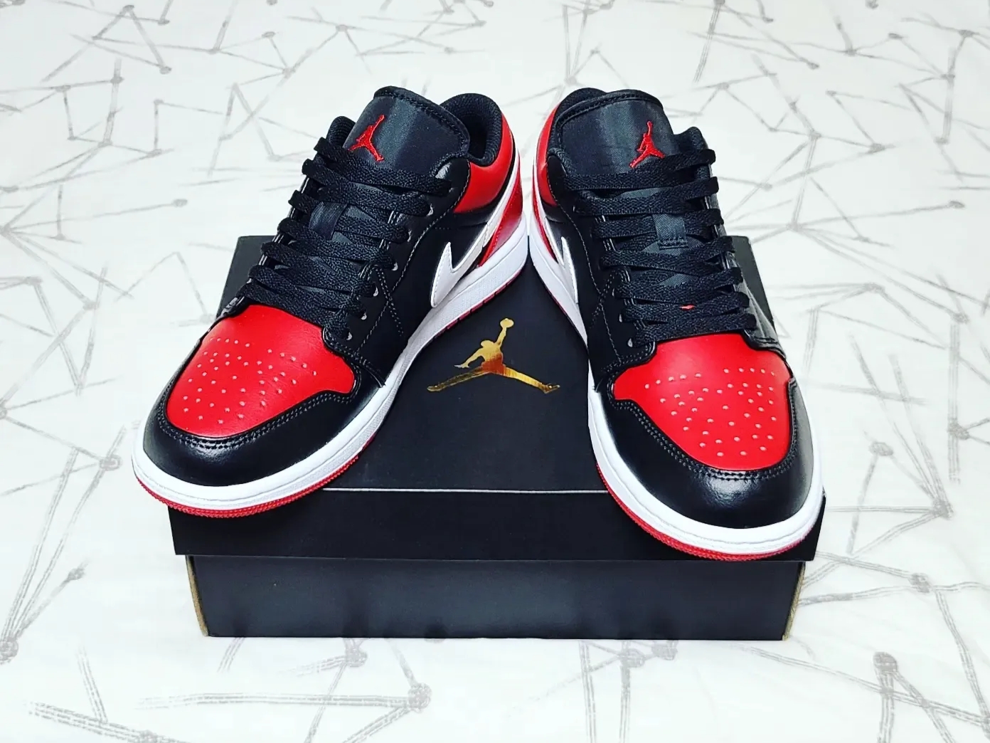 Jordan 1 Low Alternate Bred Toe 착용 스타일 - 3