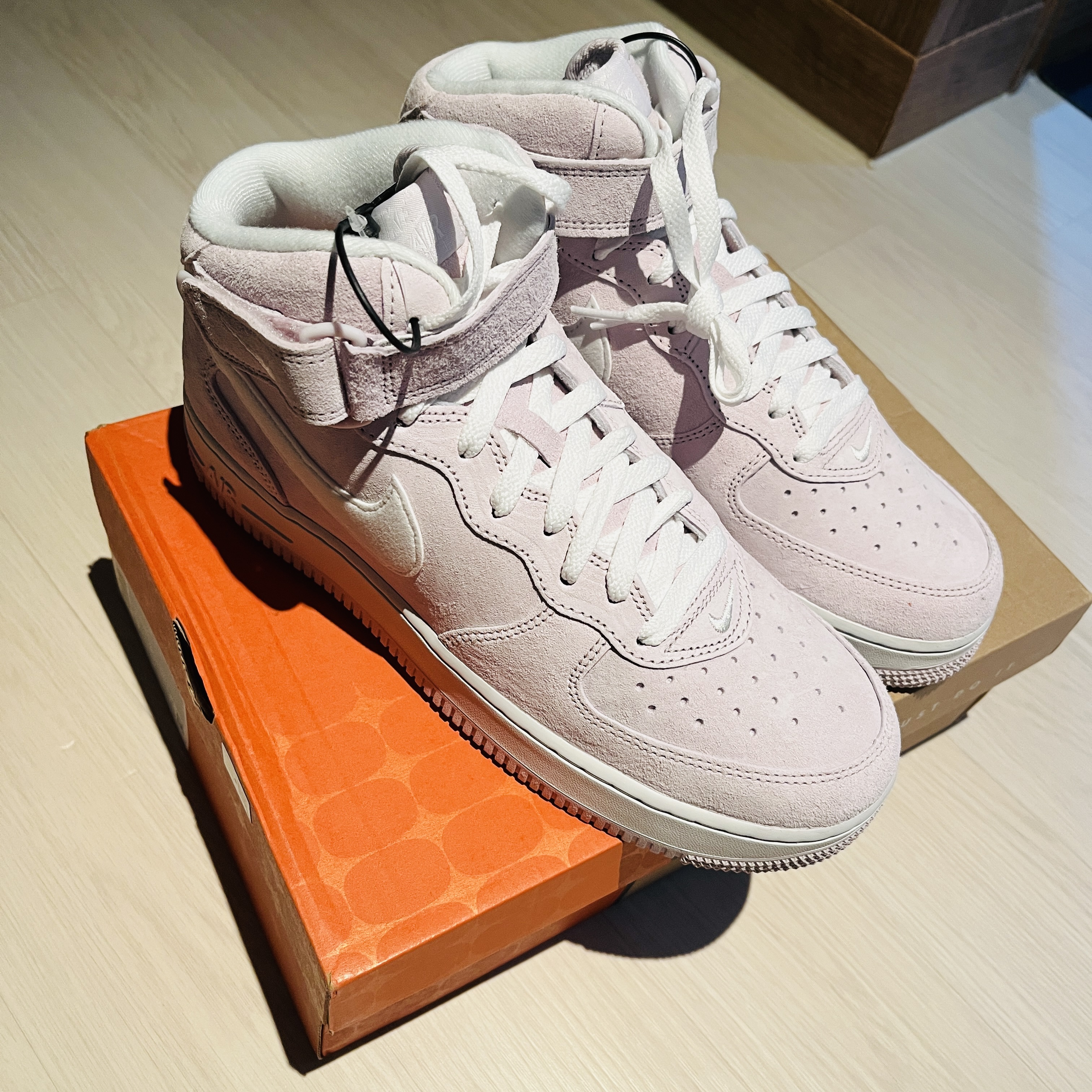 Nike Air Force 1 Mid '07 QS Venice 착용 스타일 - 1