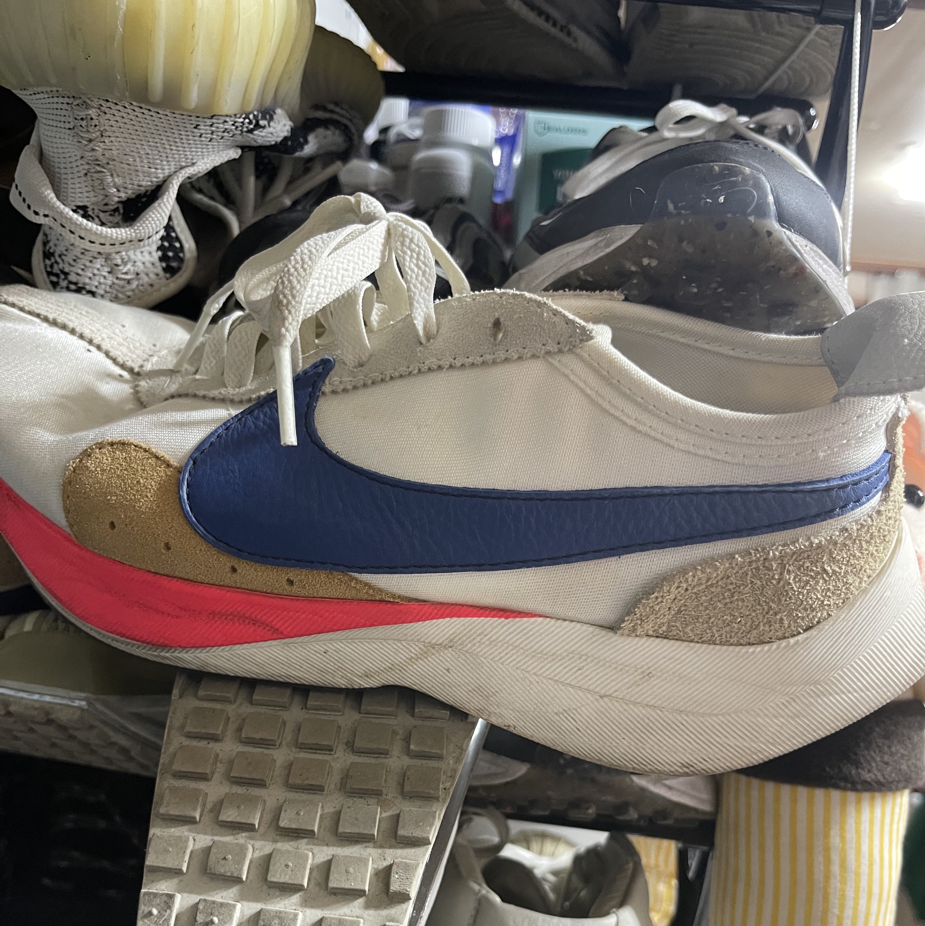 Nike Moon Racer Sail Solar Blue, Nike x Matthew M Williams Zoom 004 Stone 착용 스타일