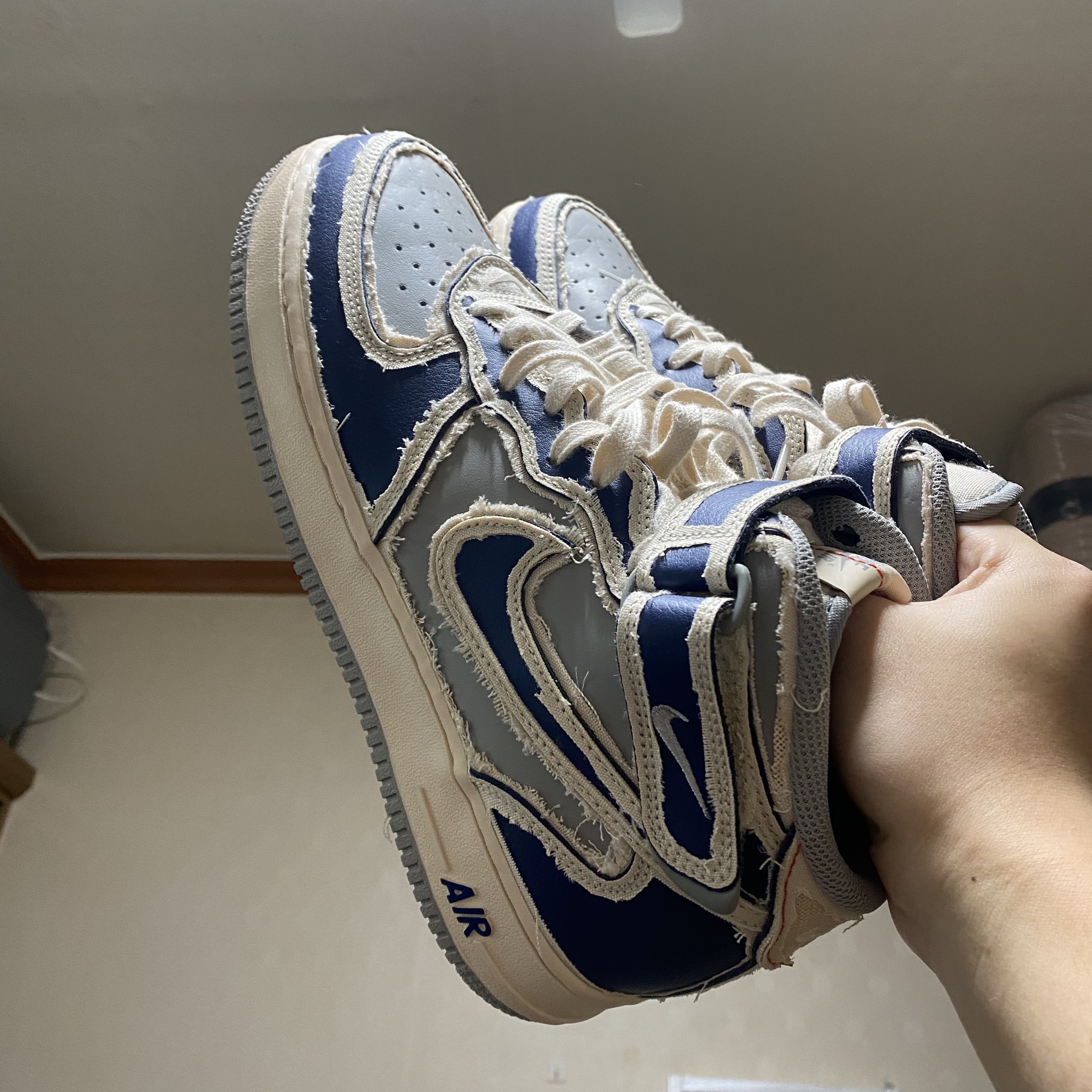 Nike Air Force 1 Mid '07 Pearl White 착용 스타일 - 2