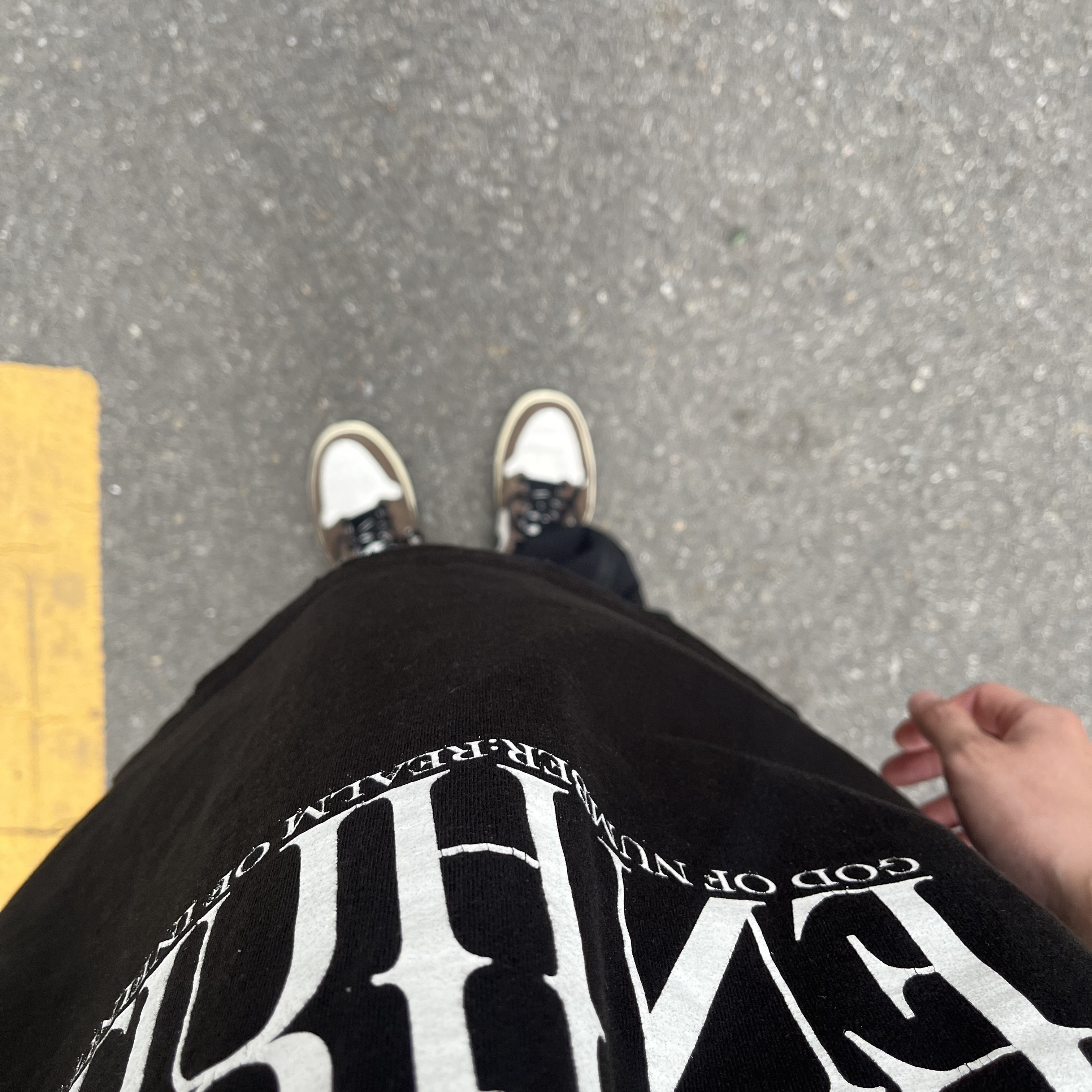 Jordan 1 x Travis Scott Retro High OG SP Mocha, Undermycar EN HUIT Graphic T-Shirt Black - 23SS 착용 스타일