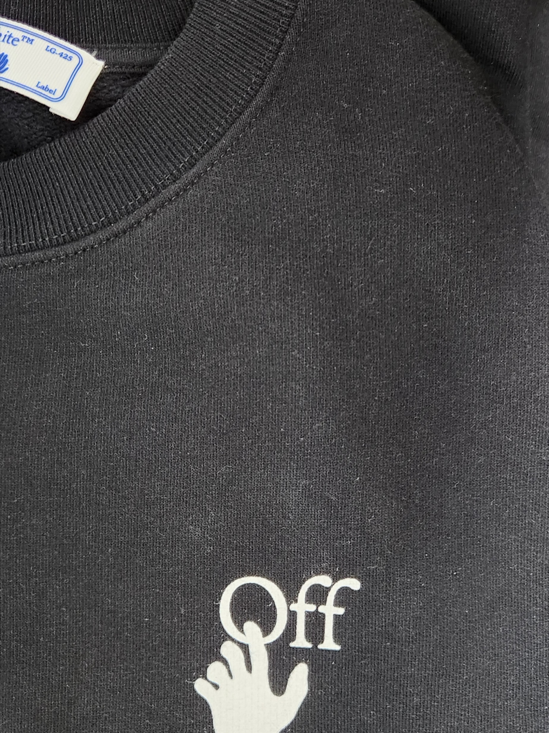 Off-White Caravaggio Lute Slim Crew Sweatshirt Black 착용 스타일