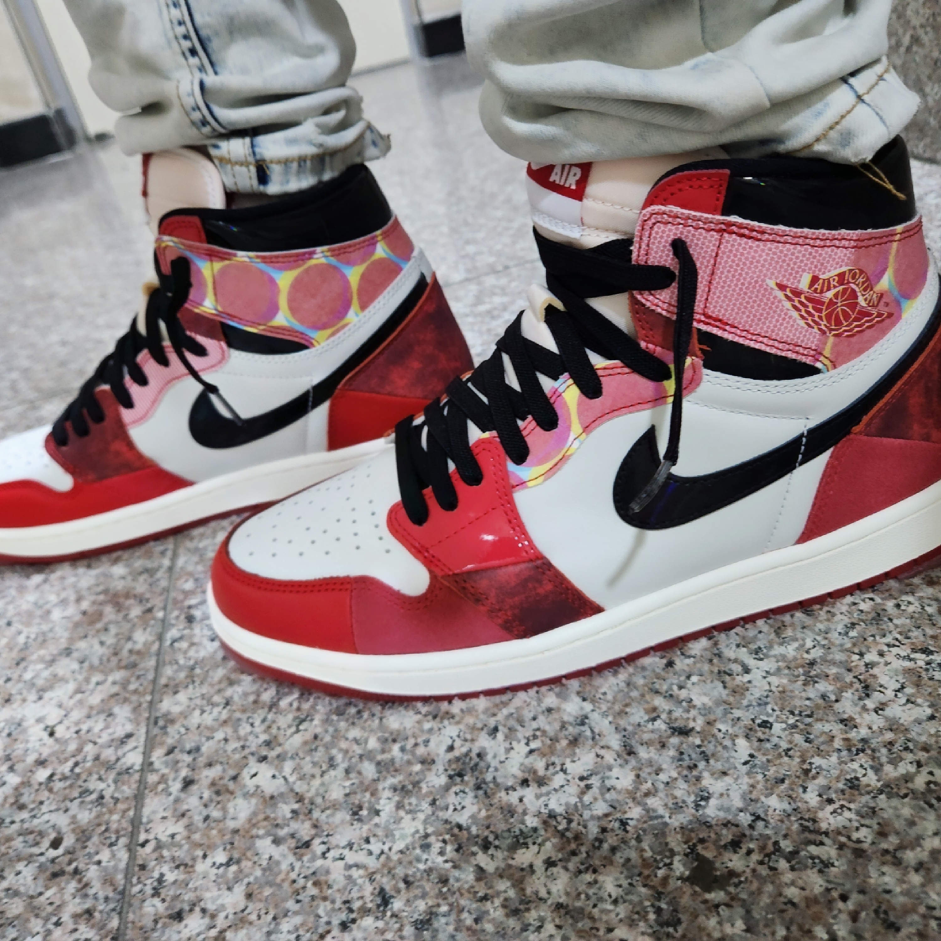 Jordan 1 Retro High Spider-Man Next Chapter 착용 스타일 - 4