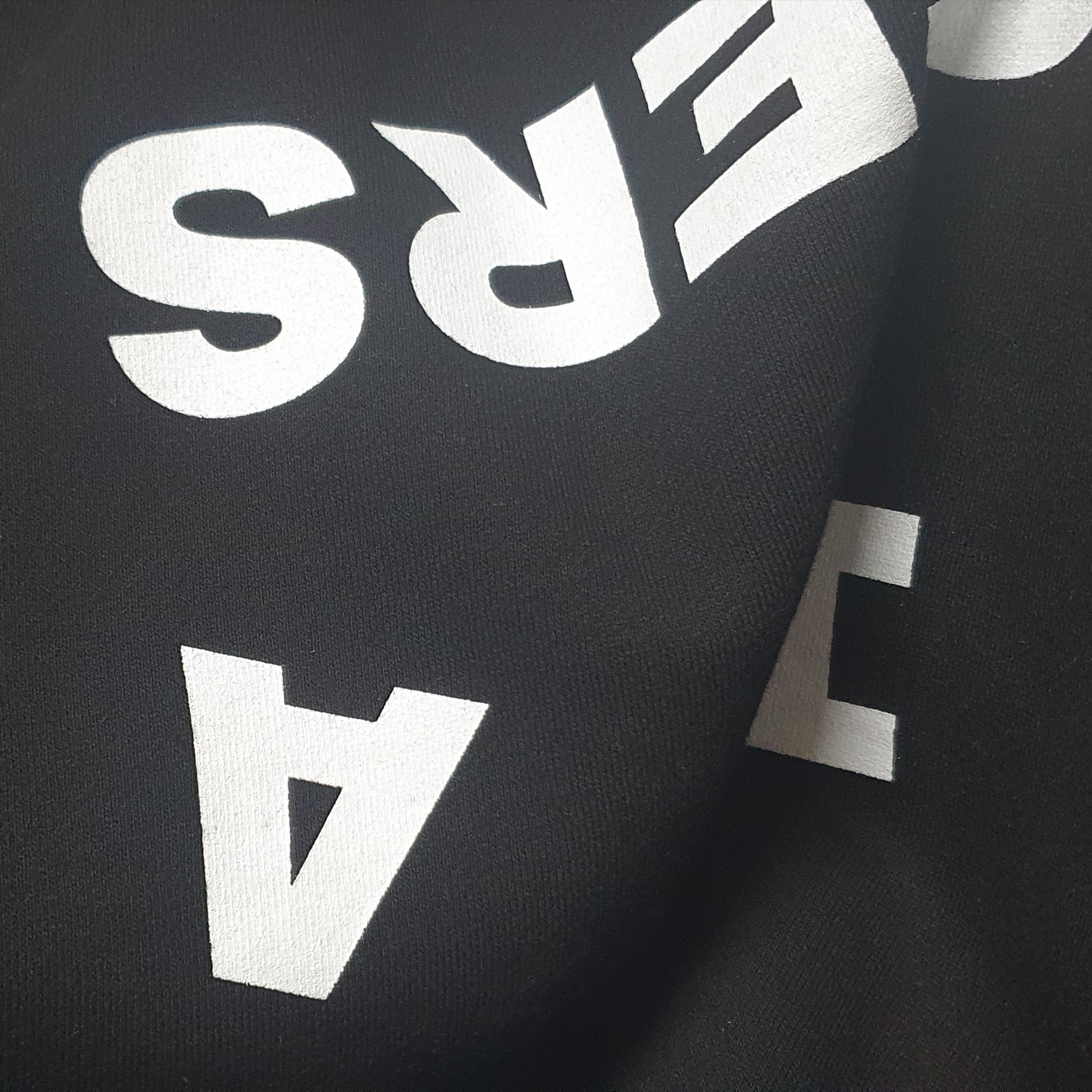 Kia Tigers x IAB Studio Brand Day Hoodie Black 착용 스타일