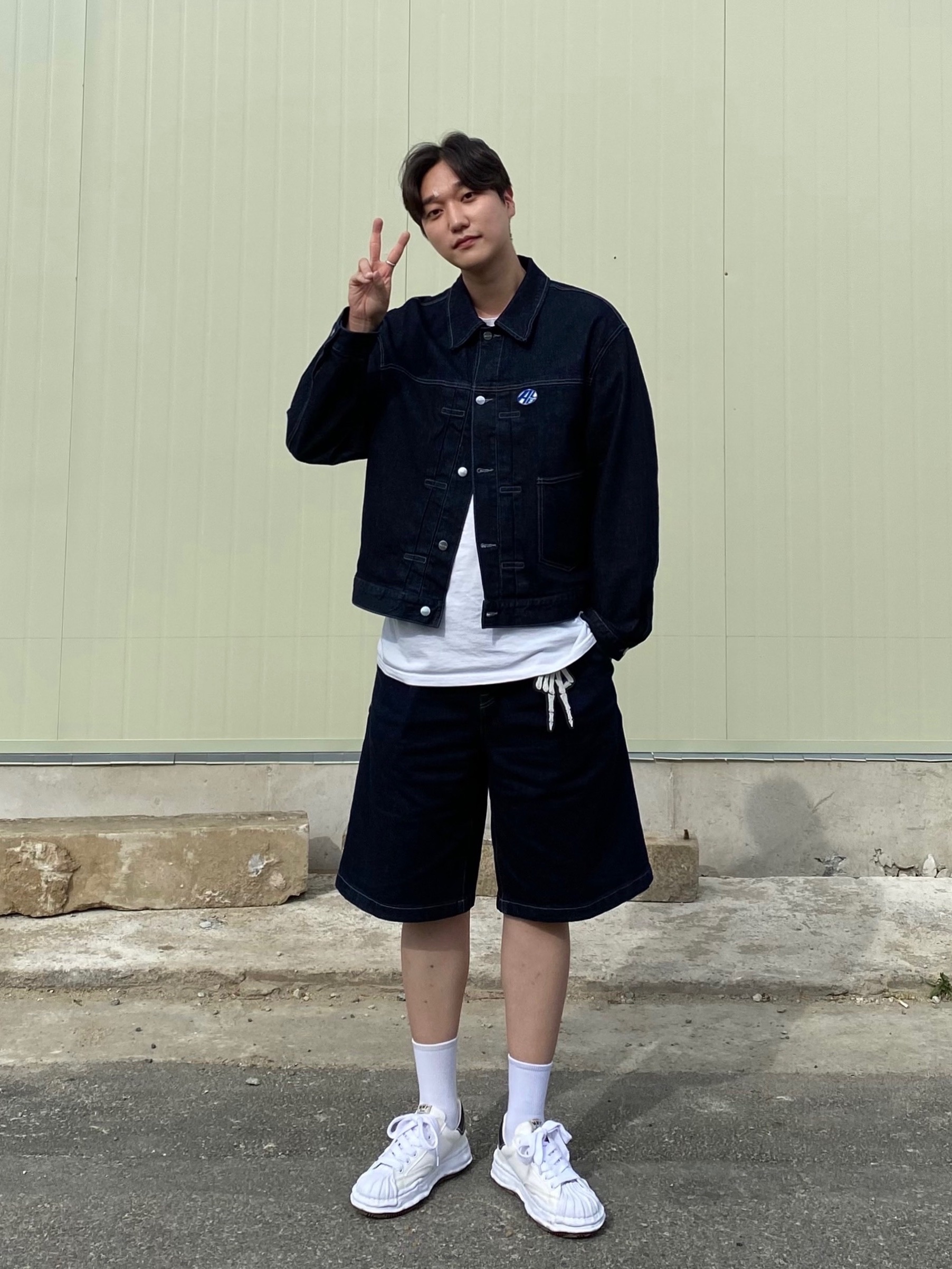 아워레가시 스켈레톤 키 홀더 시저, 메종 미하라 야스히로 블레이키 OG 솔 캔버스 로우탑 스니커즈 화이트 착용 스타일 - 1