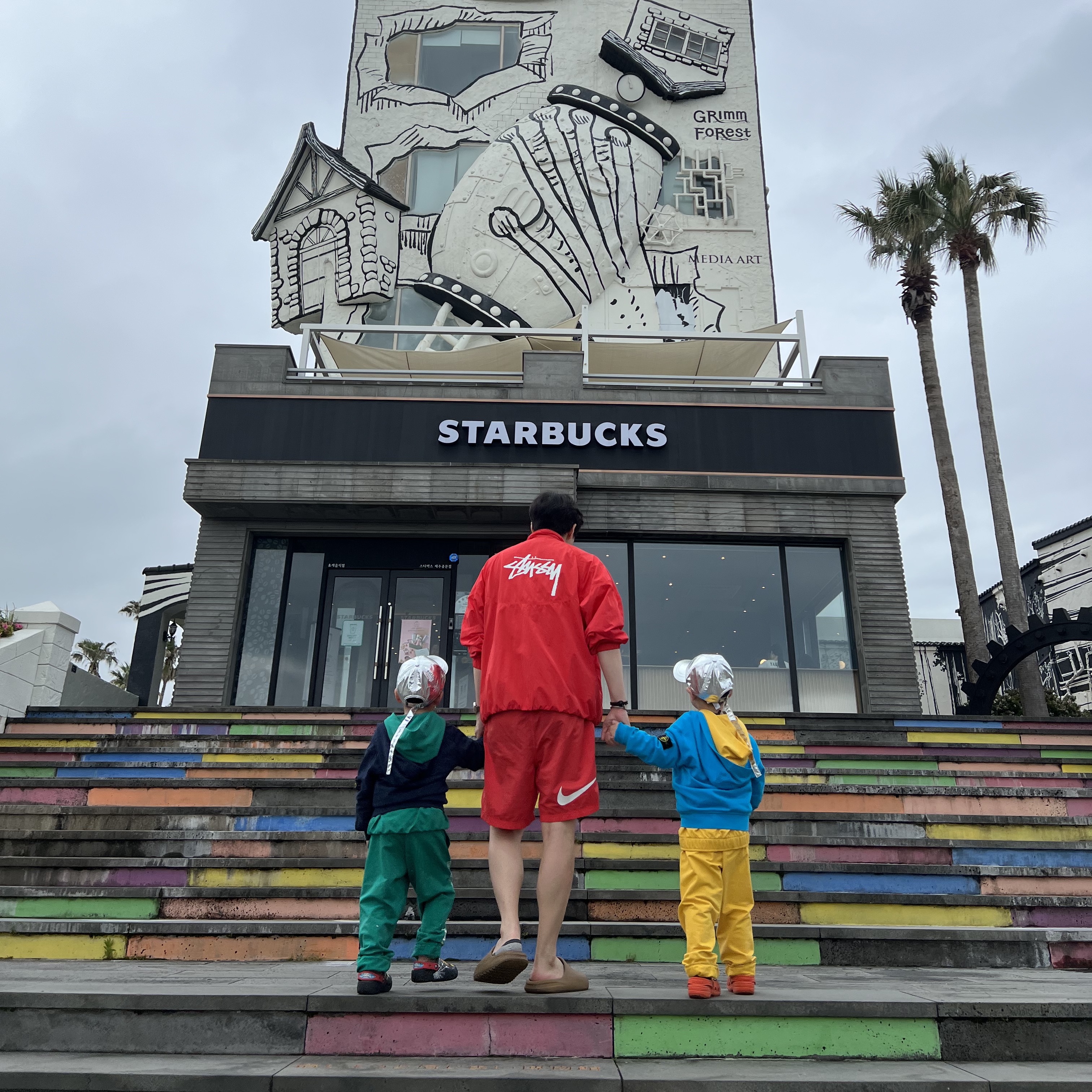 Nike x Stussy Windrunner Jacket Habanero Red, Nike x Stussy Water Shorts Habanero Red 착용 스타일 - 1