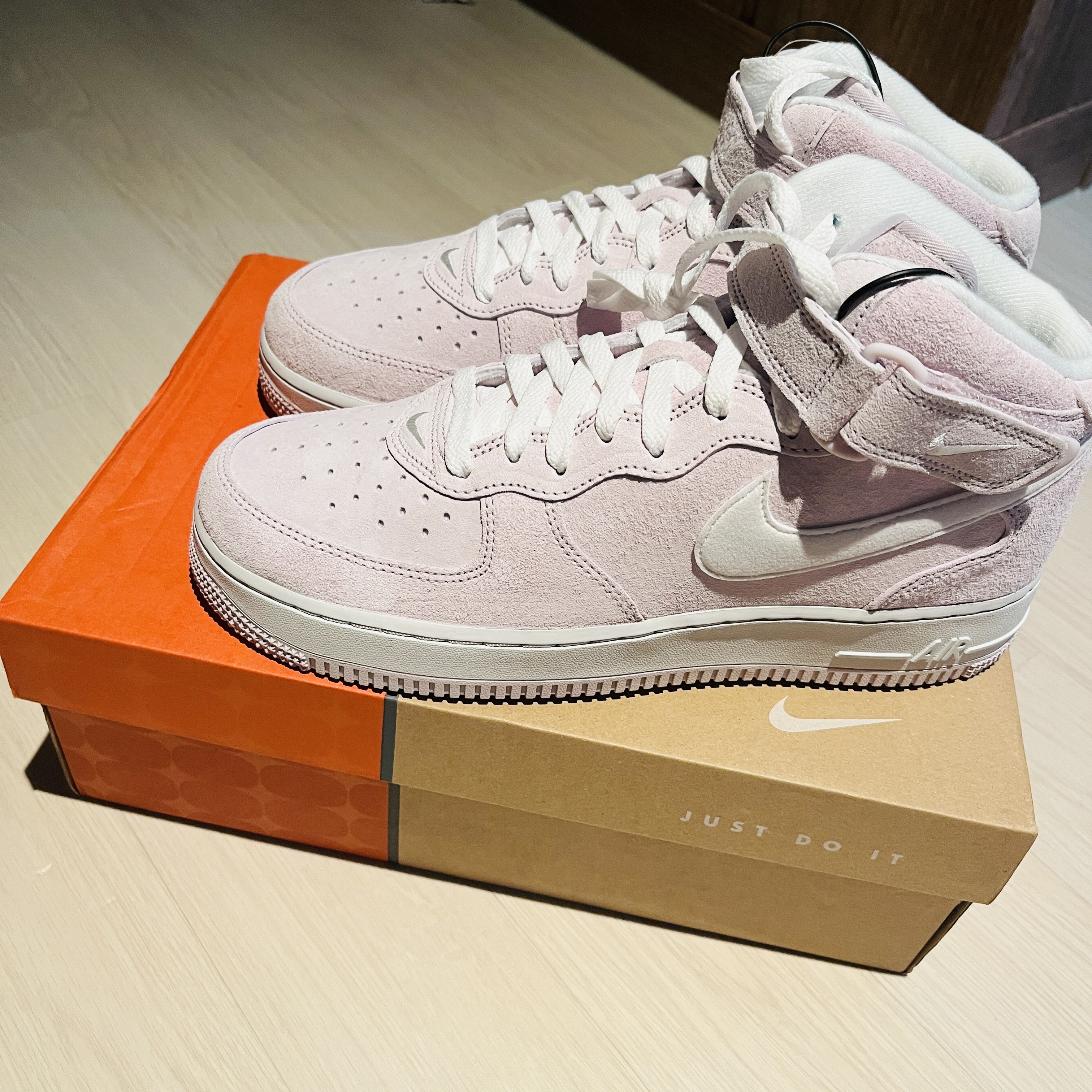 Nike Air Force 1 Mid '07 QS Venice 착용 스타일 - 2