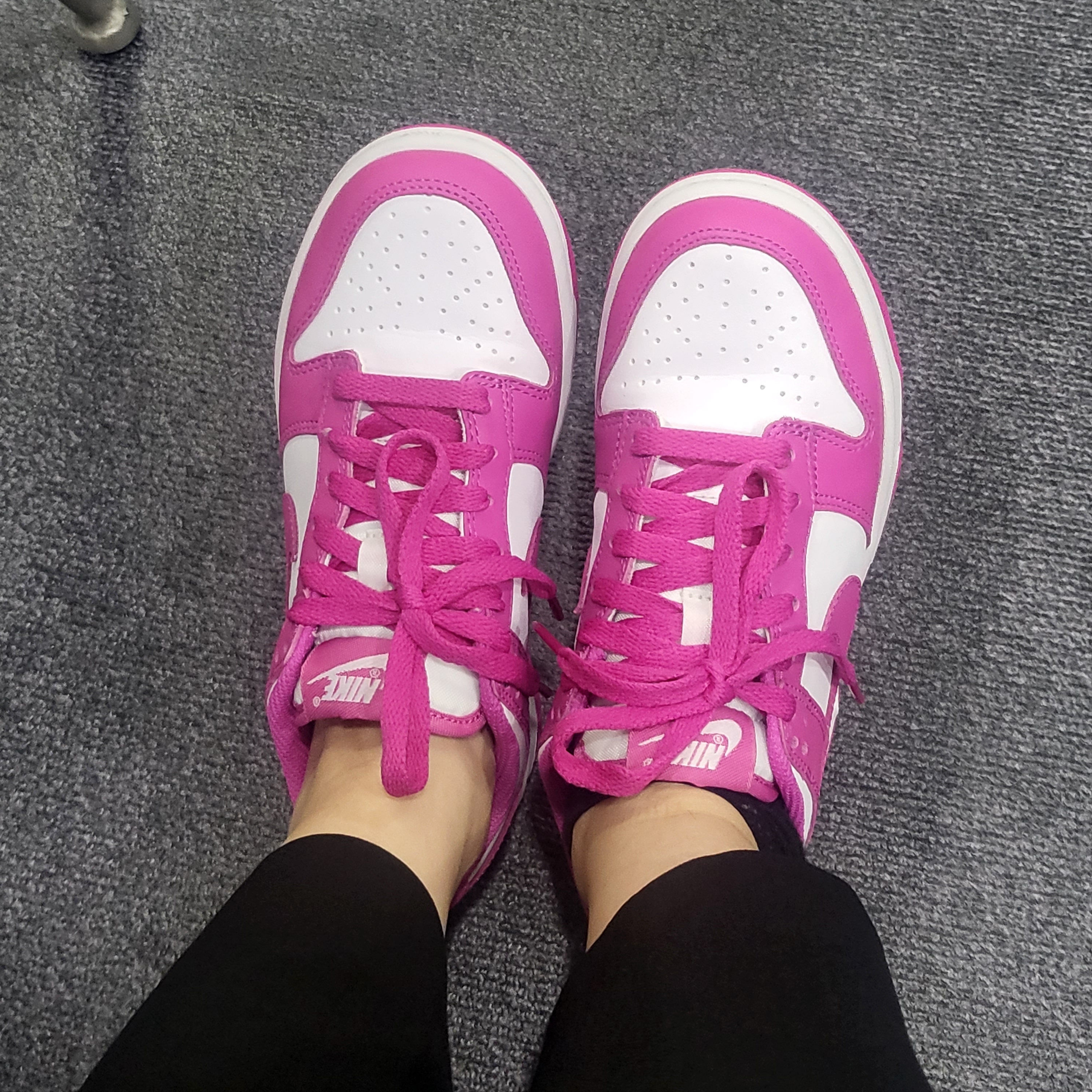 (GS) Nike Dunk Low White Active Fuchsia 착용 스타일