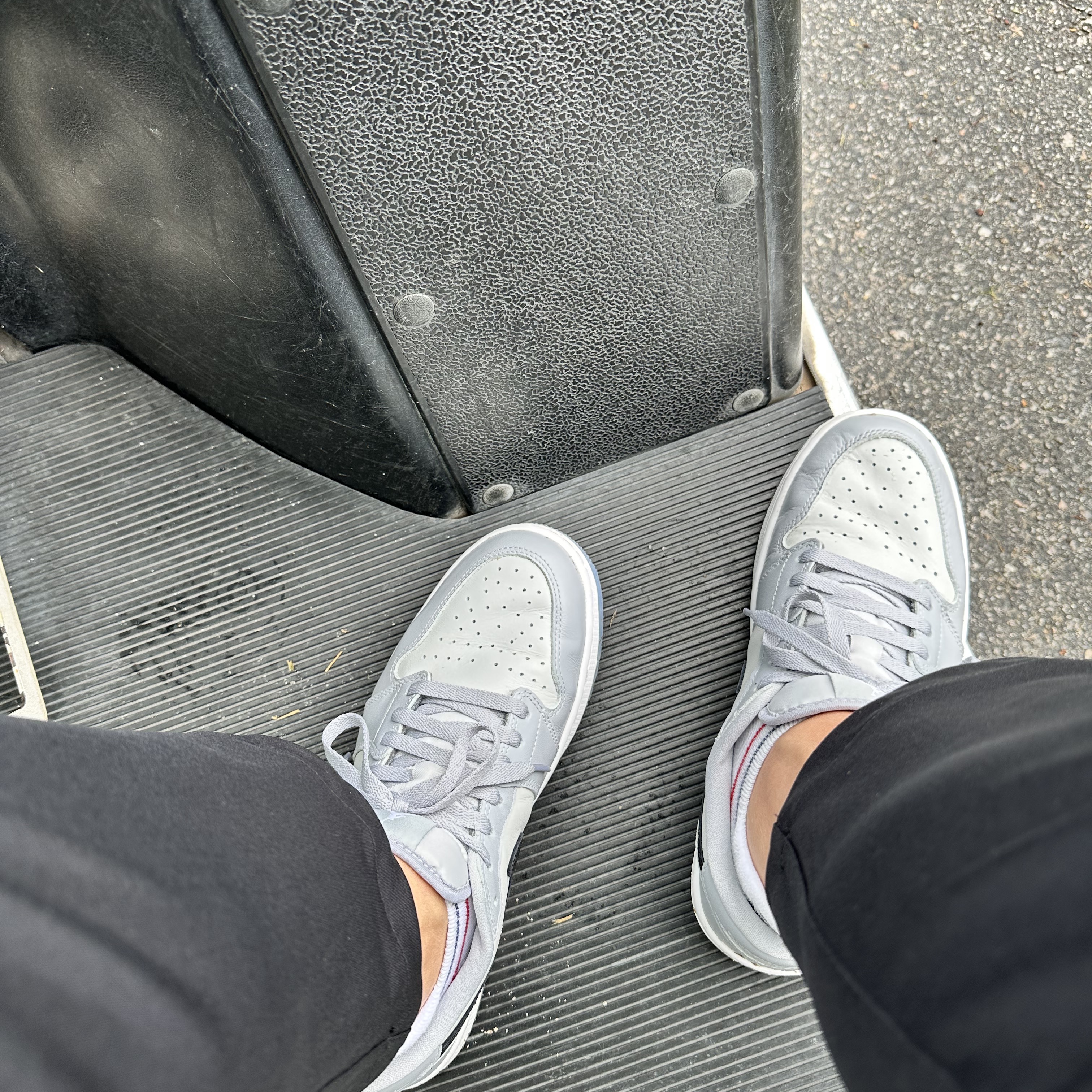 Jordan 1 Low Golf Wolf Grey 착용 스타일
