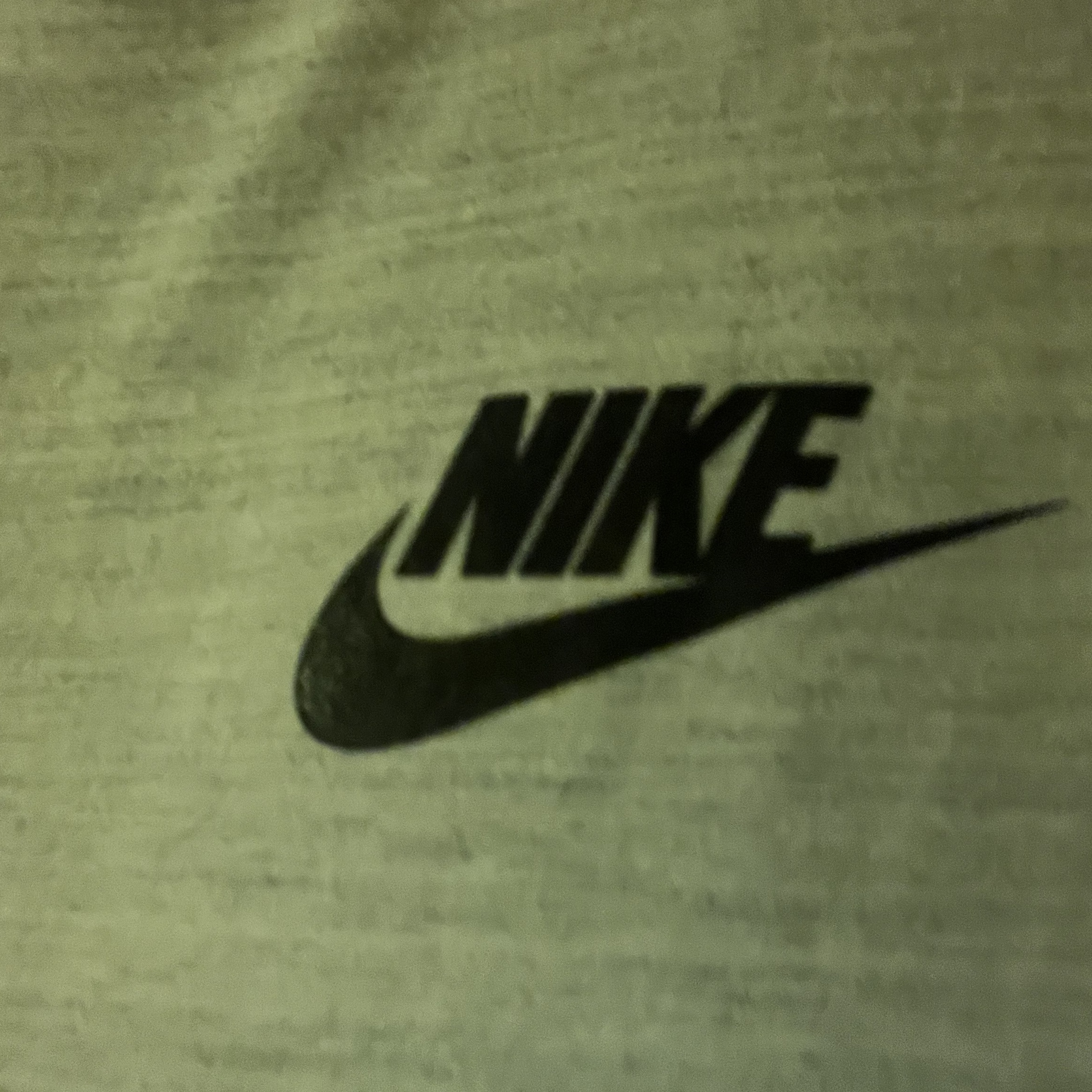 Nike NSW Icon Futura T-Shirt Dark Grey Heather - US/EU 착용 스타일
