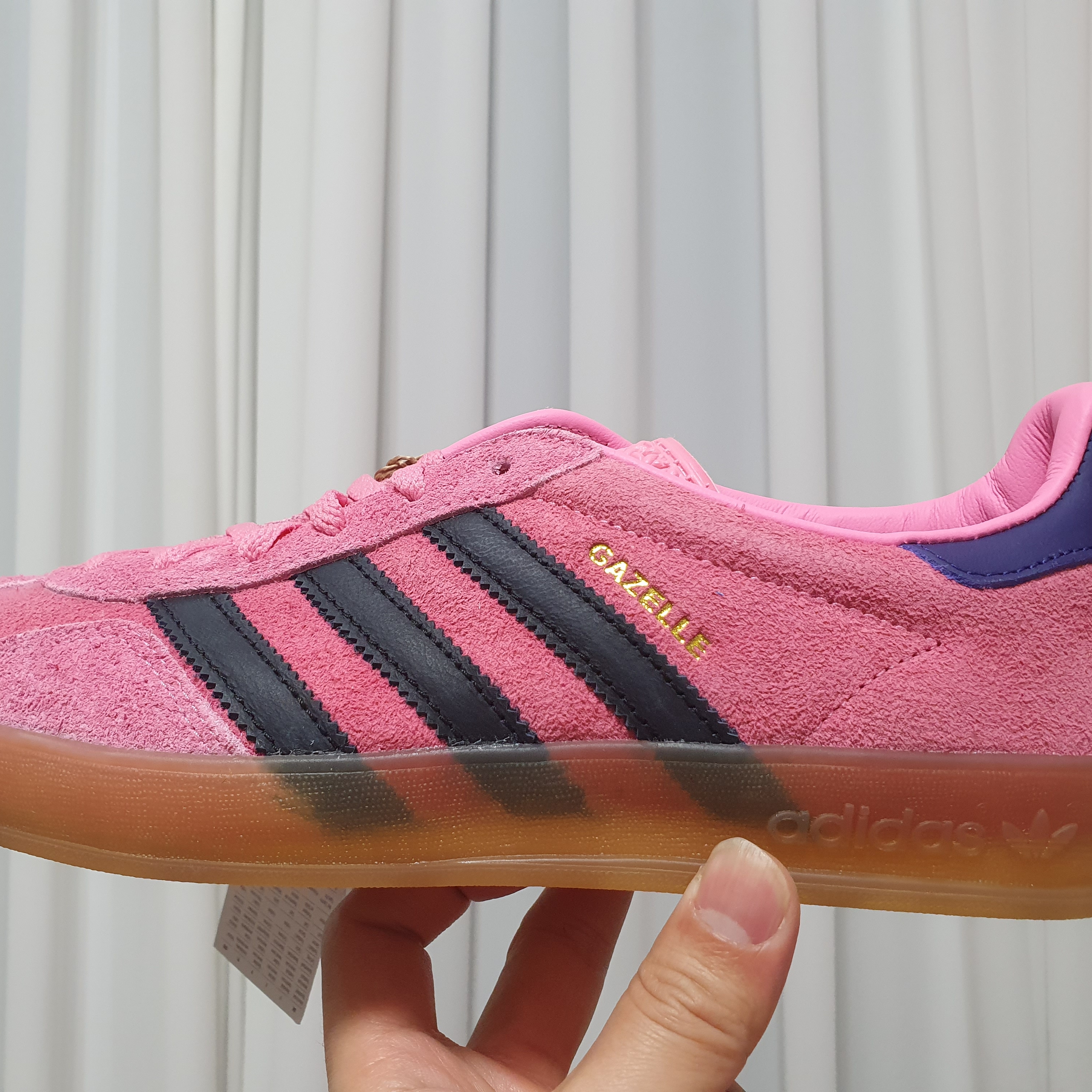 (W) Adidas Gazelle Indoor Bliss Pink 착용 스타일 - 1