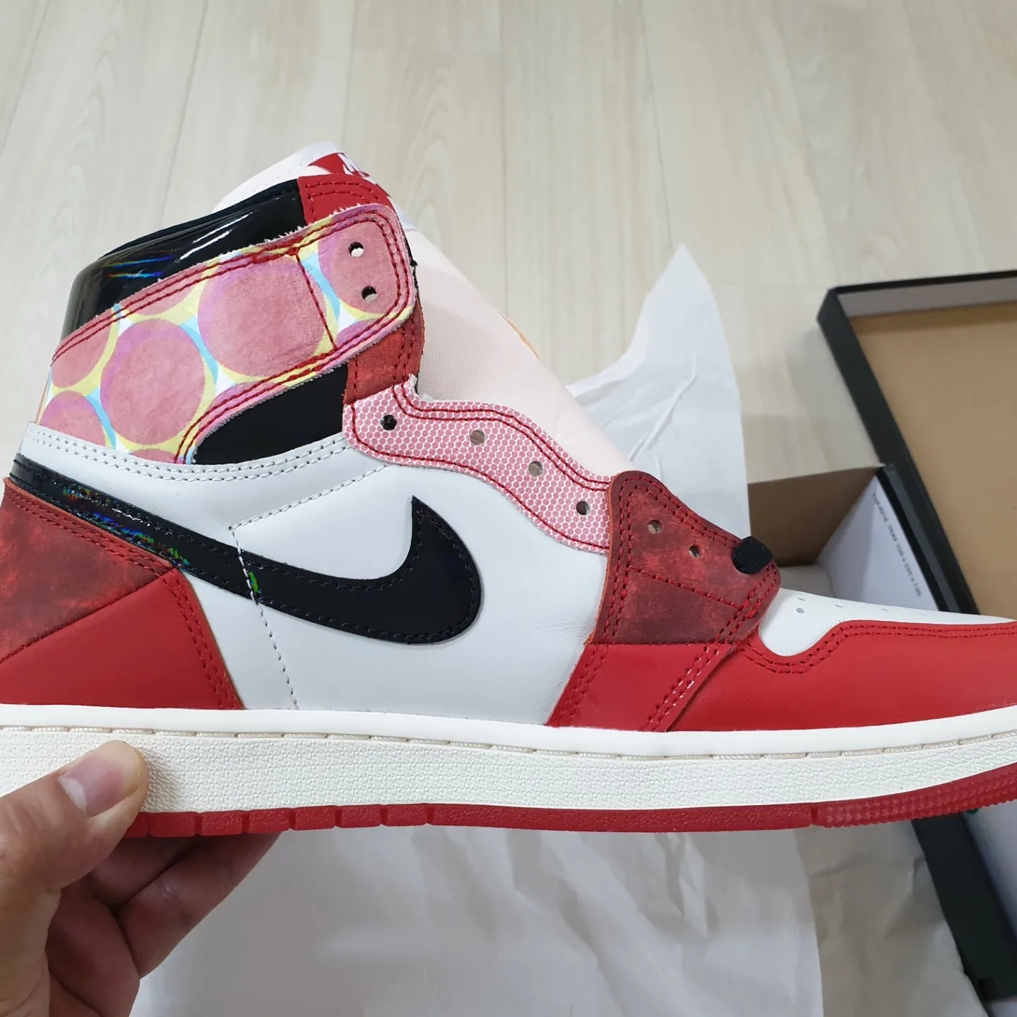 Jordan 1 Retro High Spider-Man Next Chapter 착용 스타일 - 1