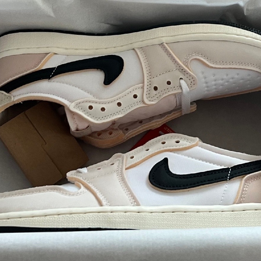 Jordan 1 Retro Low OG EX White and Coconut Milk 착용 스타일