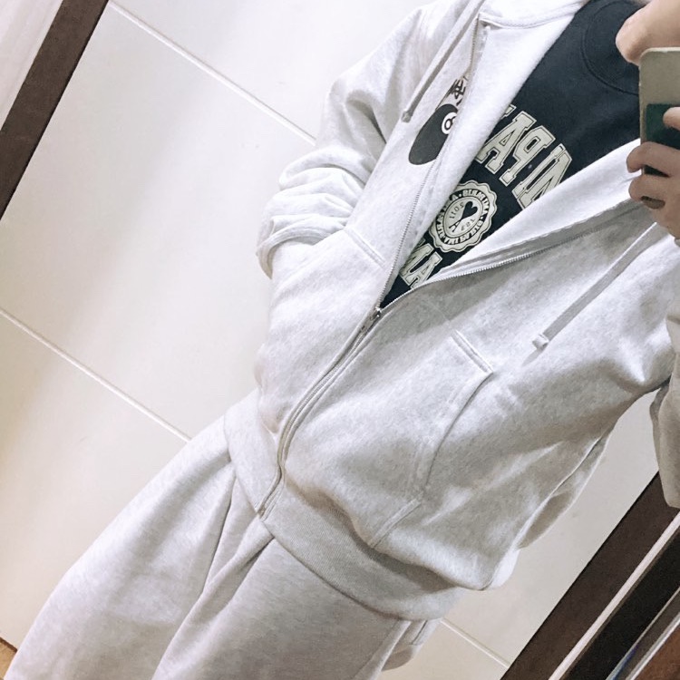 AMI Paris France Sweatshirt Black, Stussy 8 Ball Zip Hoodie Ash Heather - 22SS 착용 스타일