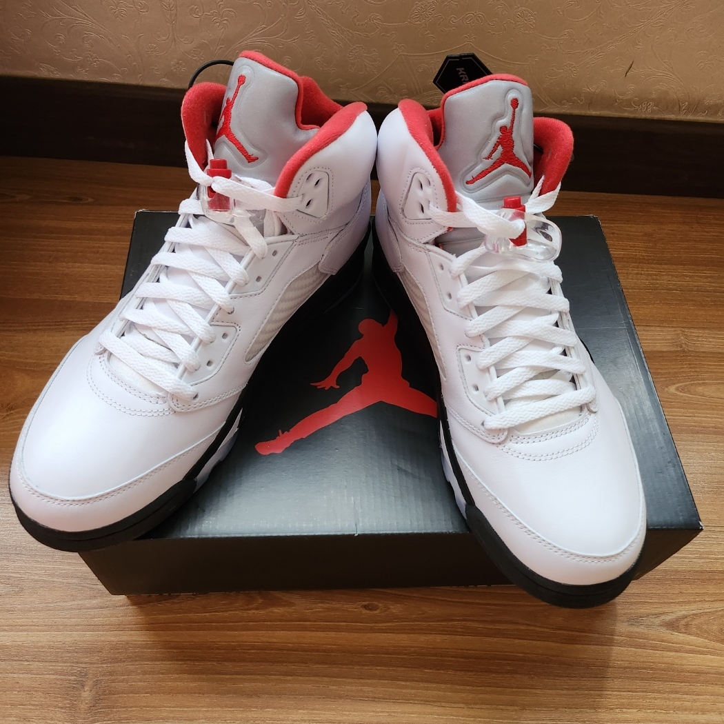 Jordan 5 Retro Fire Red Silver Tongue 2020 착용 스타일