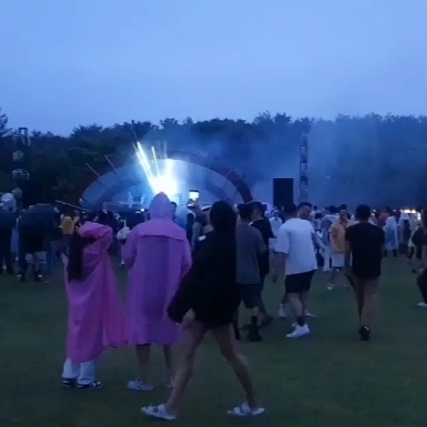 나이키 덩크 로우 레트로 블랙 착용 스타일
