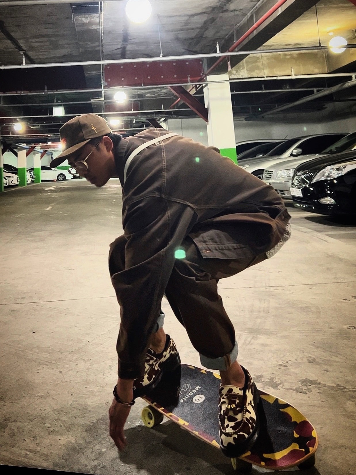 Supreme Flocked Denim Trucker Jacket Gold - 23SS, Supreme Flocked Regular Jean Gold - 23SS 착용 스타일 - 2